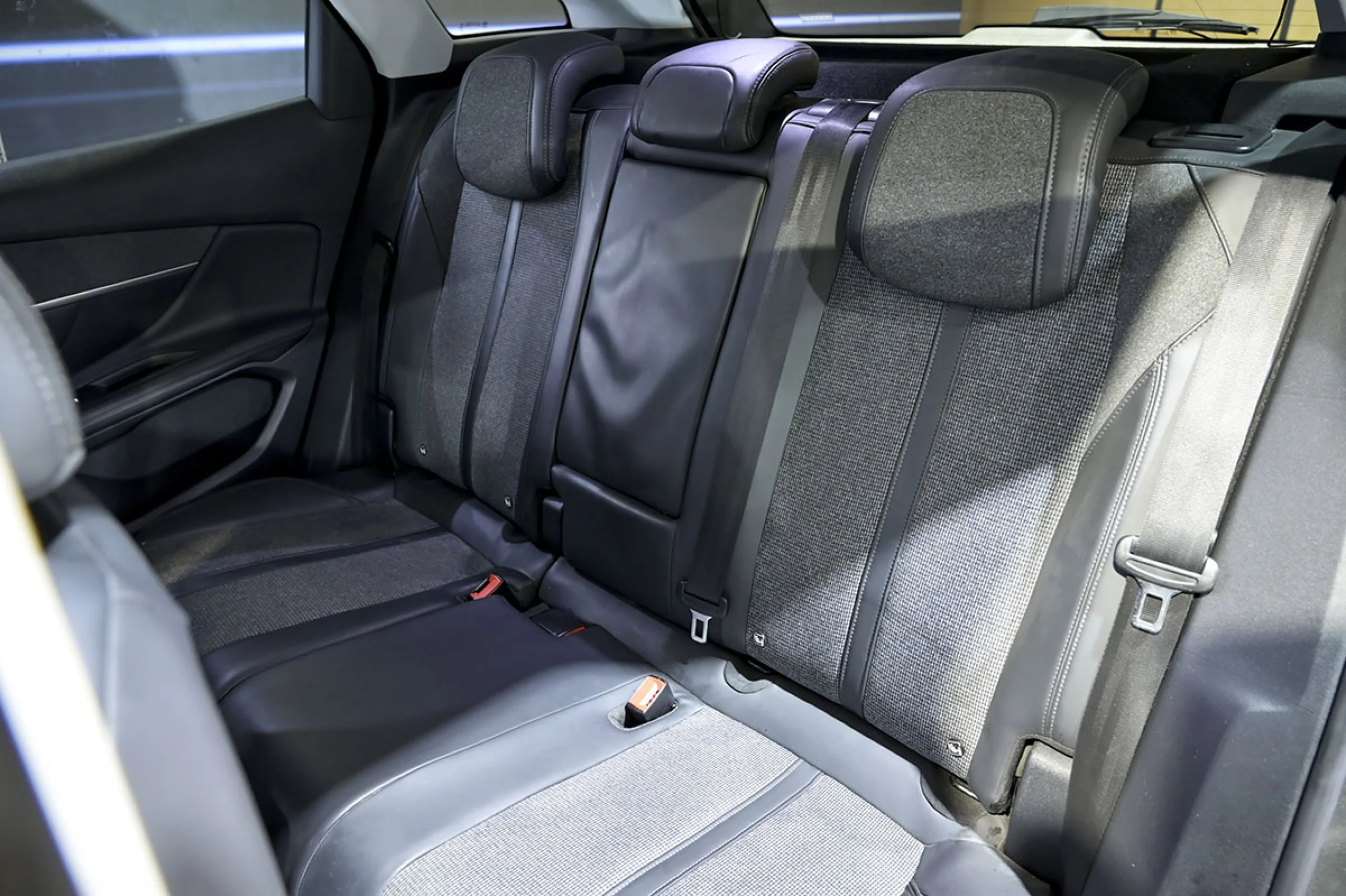 Peugeot 3008 1.2 PURETECH 96KW 130CV ALLURE SS - Foto 17