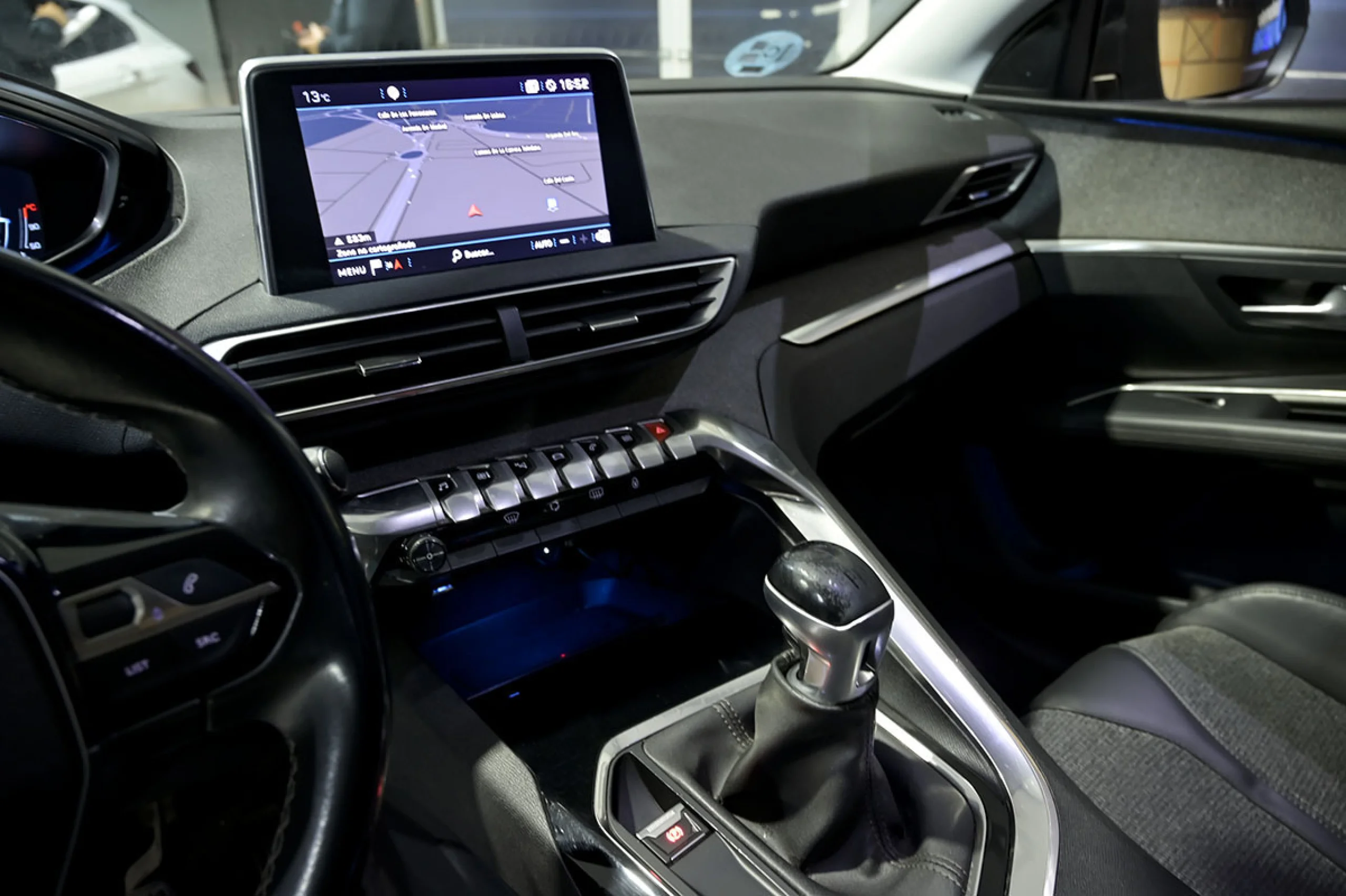 Peugeot 3008 1.2 PURETECH 96KW 130CV ALLURE SS - Foto 26