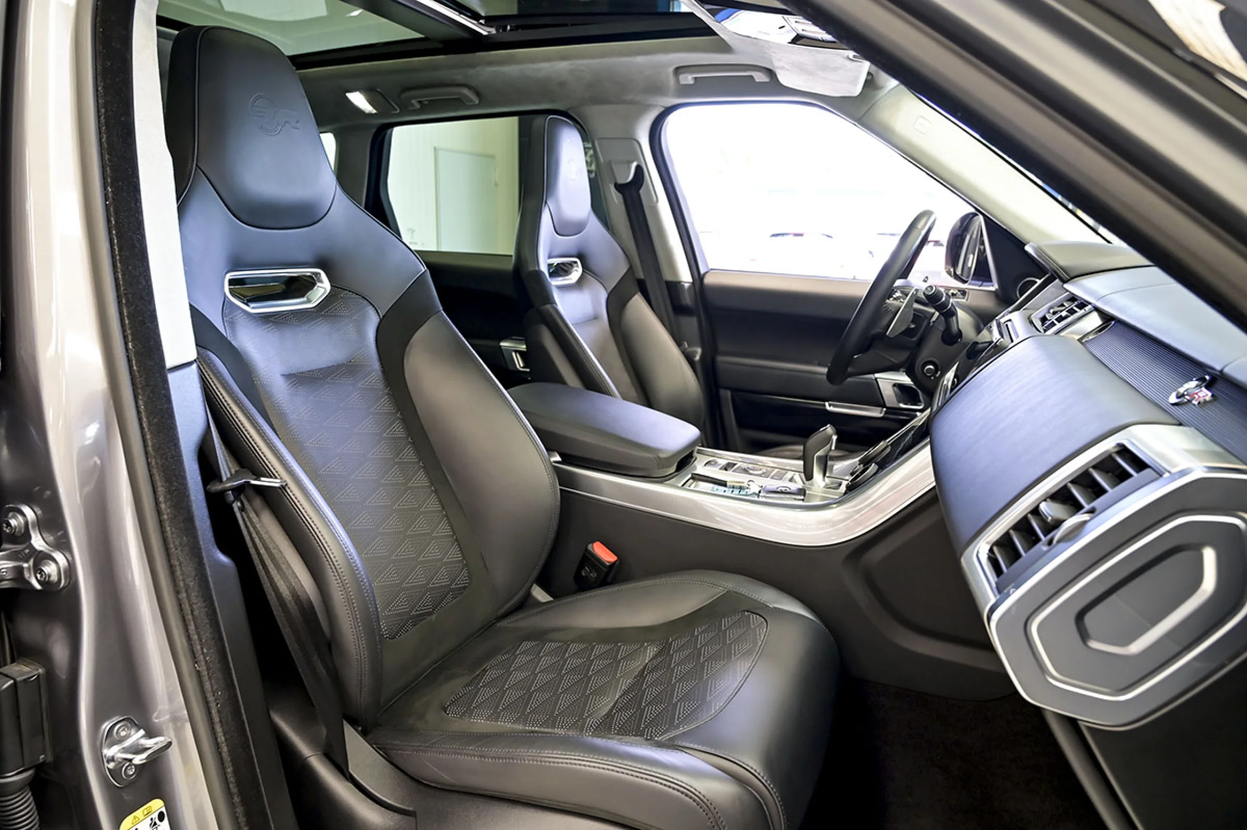 Land Rover Range Rover Sport 5.0 V8 SC 423kW 575CV SVR - Foto 31