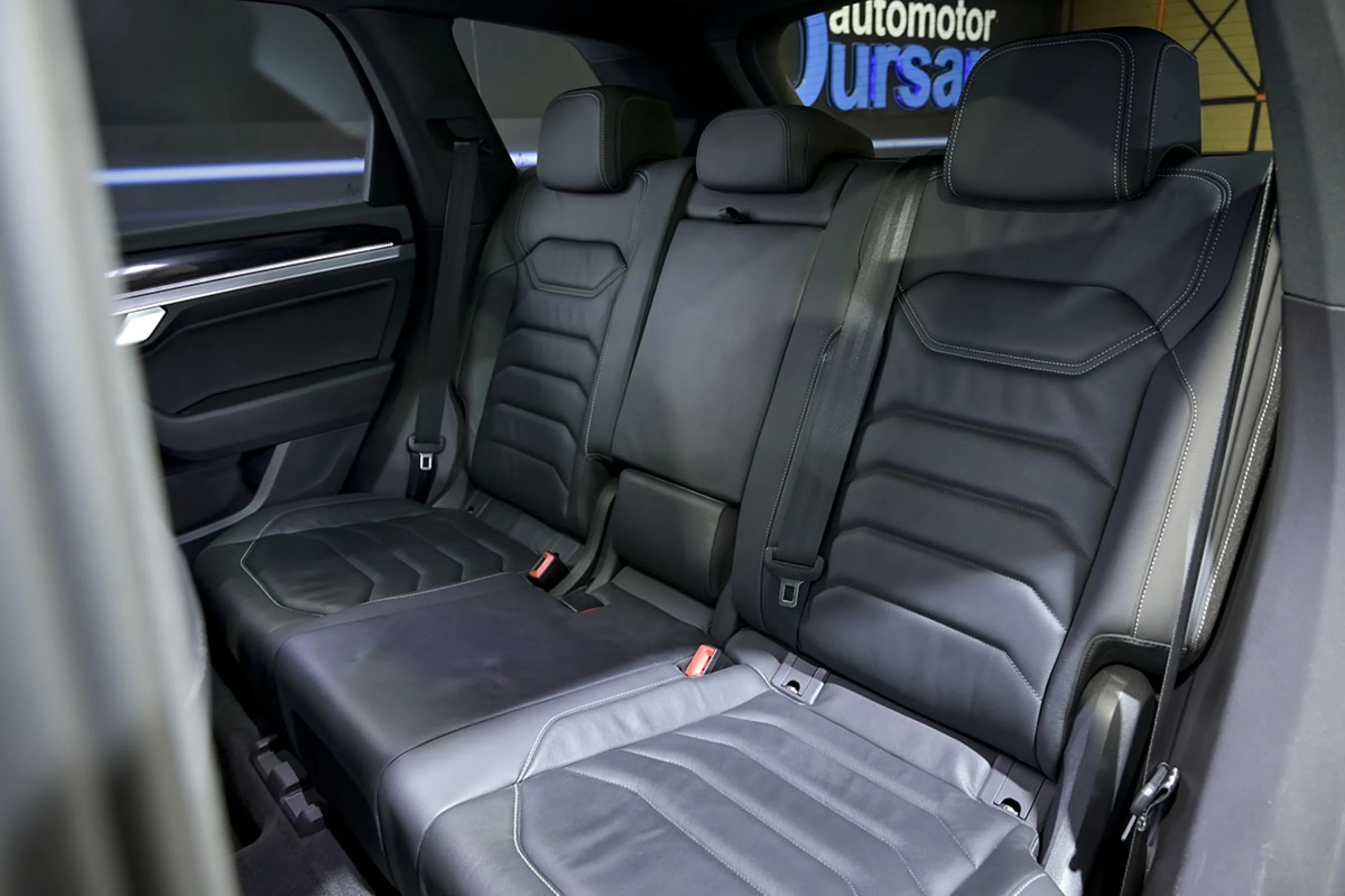 Volkswagen Touareg RLine Indiv Atmos 3.0 V6 TDI 210 Tip 4M - Foto 17