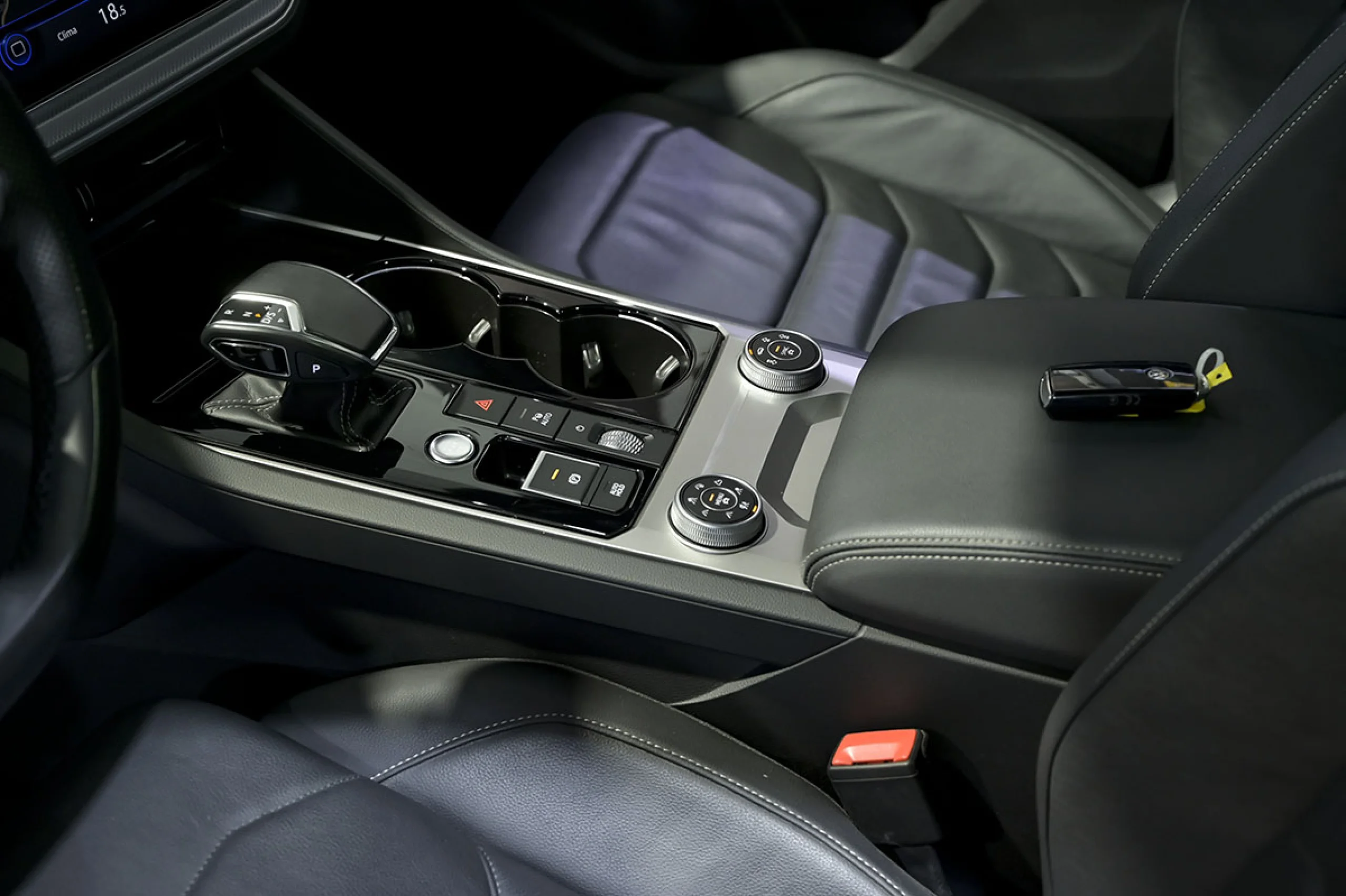 Volkswagen Touareg RLine Indiv Atmos 3.0 V6 TDI 210 Tip 4M - Foto 30