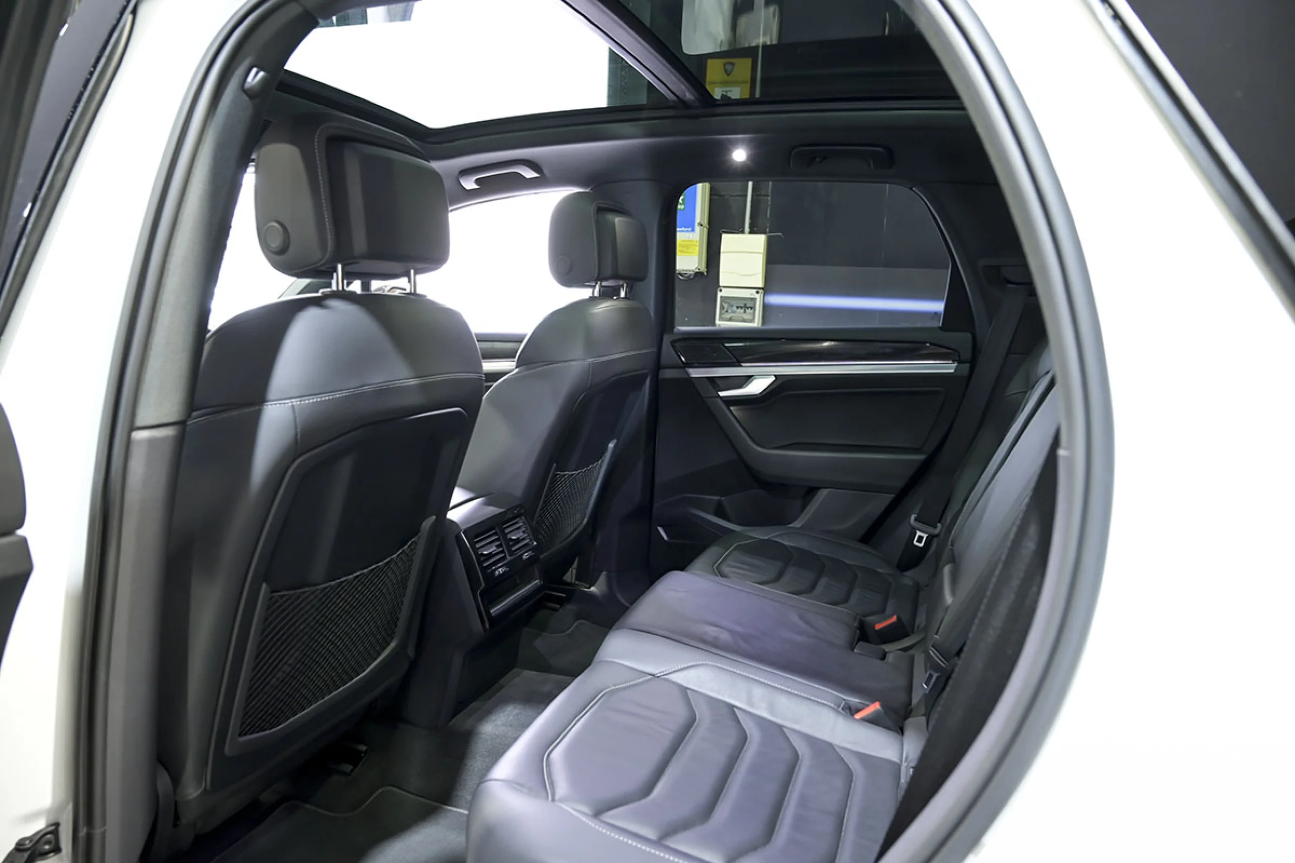 Volkswagen Touareg RLine Indiv Atmos 3.0 V6 TDI 210 Tip 4M - Foto 16