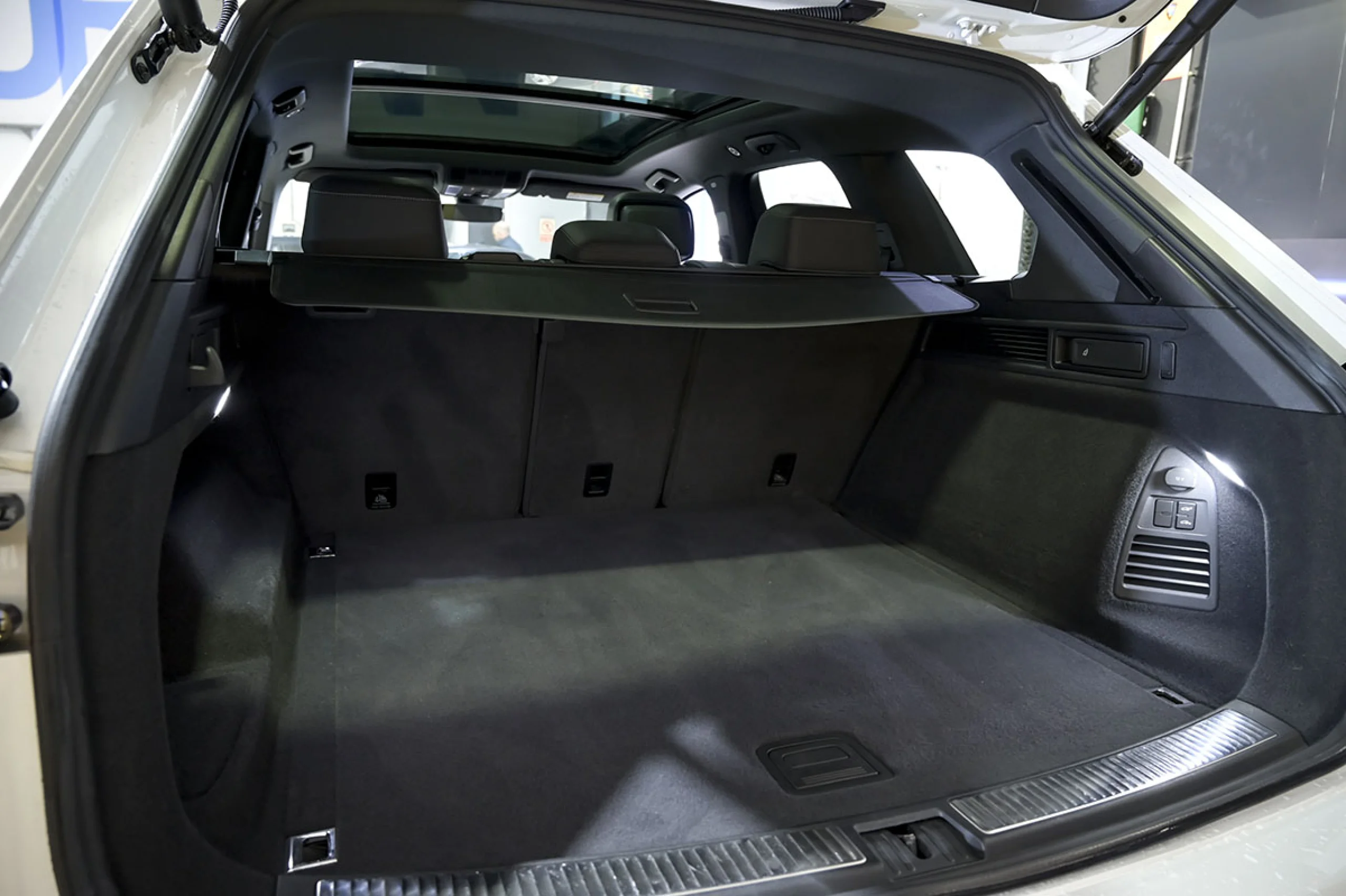 Volkswagen Touareg RLine Indiv Atmos 3.0 V6 TDI 210 Tip 4M - Foto 13