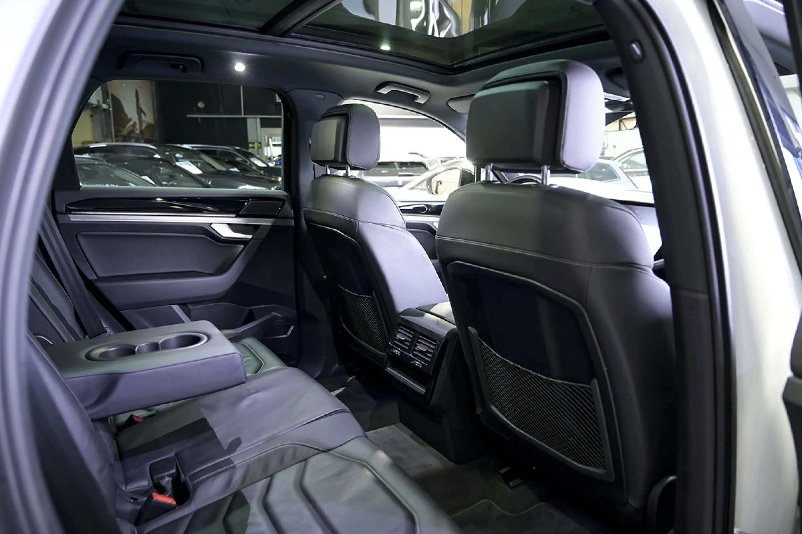 Volkswagen Touareg RLine Indiv Atmos 3.0 V6 TDI 210 Tip 4M - Foto 15