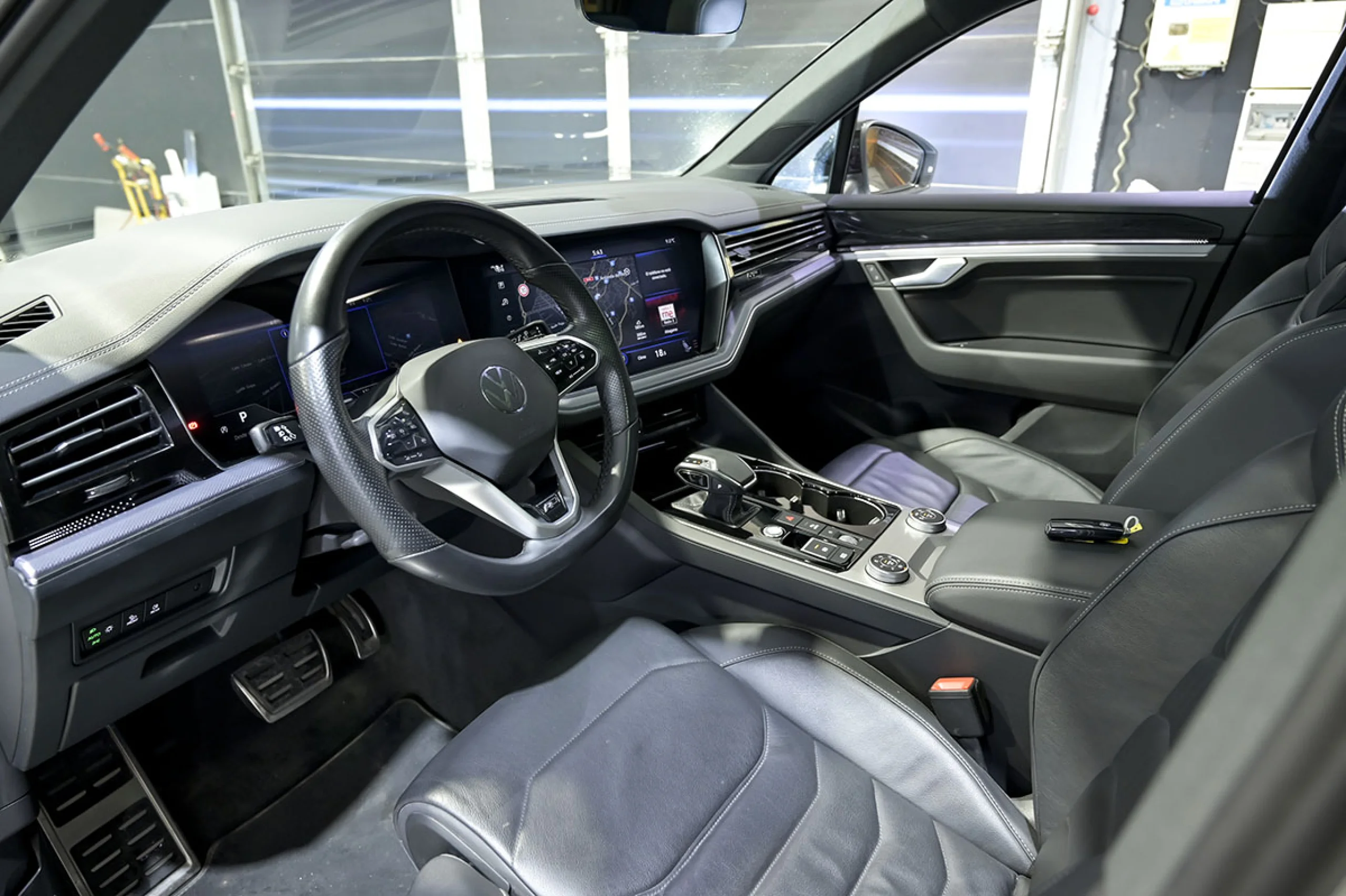 Volkswagen Touareg RLine Indiv Atmos 3.0 V6 TDI 210 Tip 4M - Foto 6