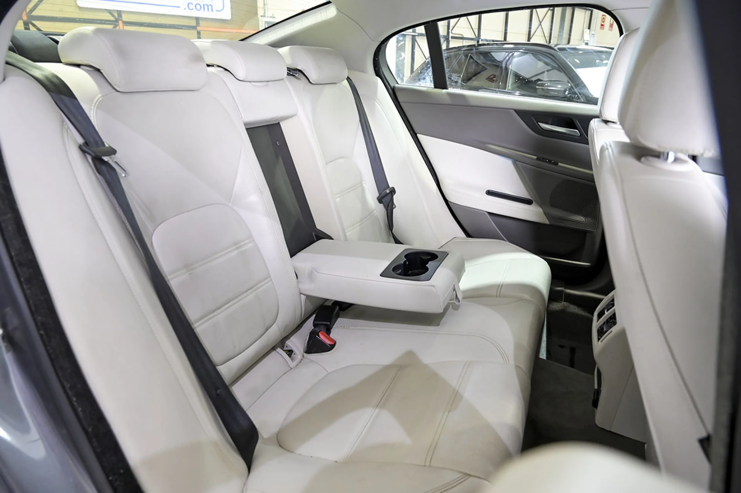 Jaguar XE 2.0I 147kW RWD Prestige Auto - Foto 18