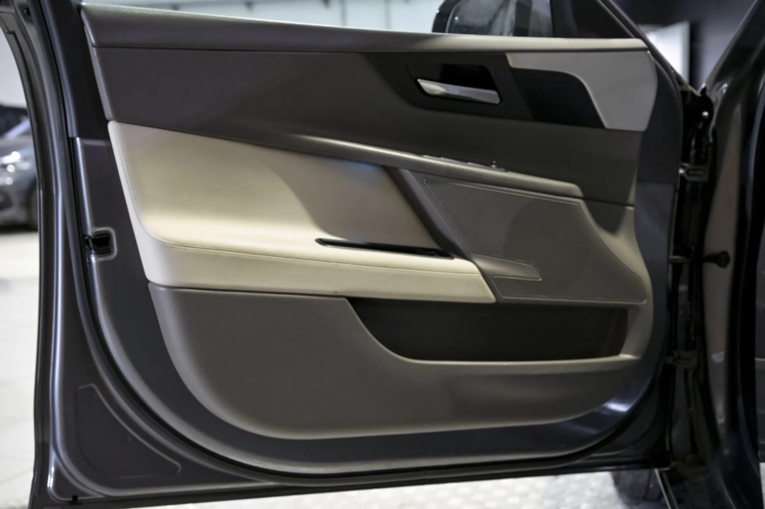 Jaguar XE 2.0I 147kW RWD Prestige Auto - Foto 22