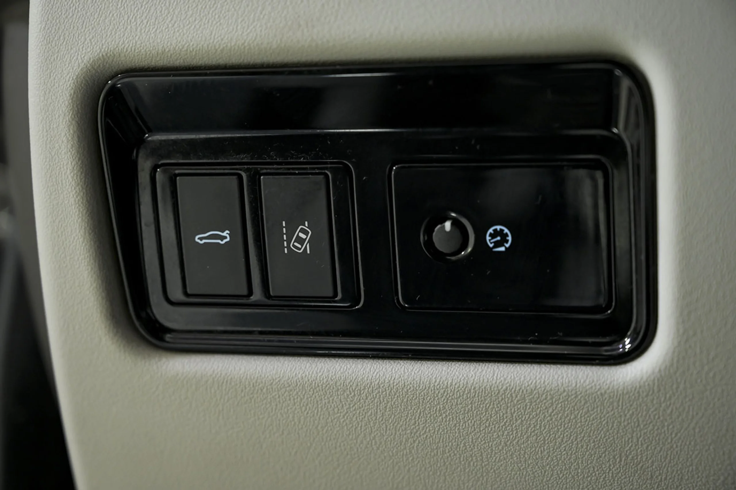 Jaguar XE 2.0I 147kW RWD Prestige Auto - Foto 26