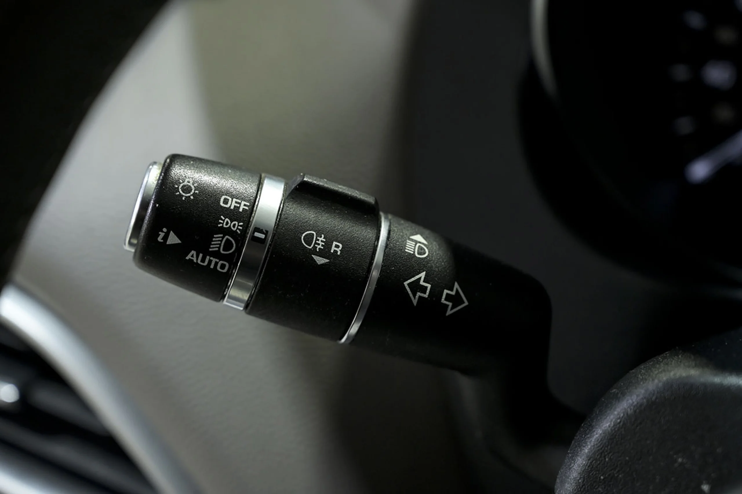 Jaguar XE 2.0I 147kW RWD Prestige Auto - Foto 27