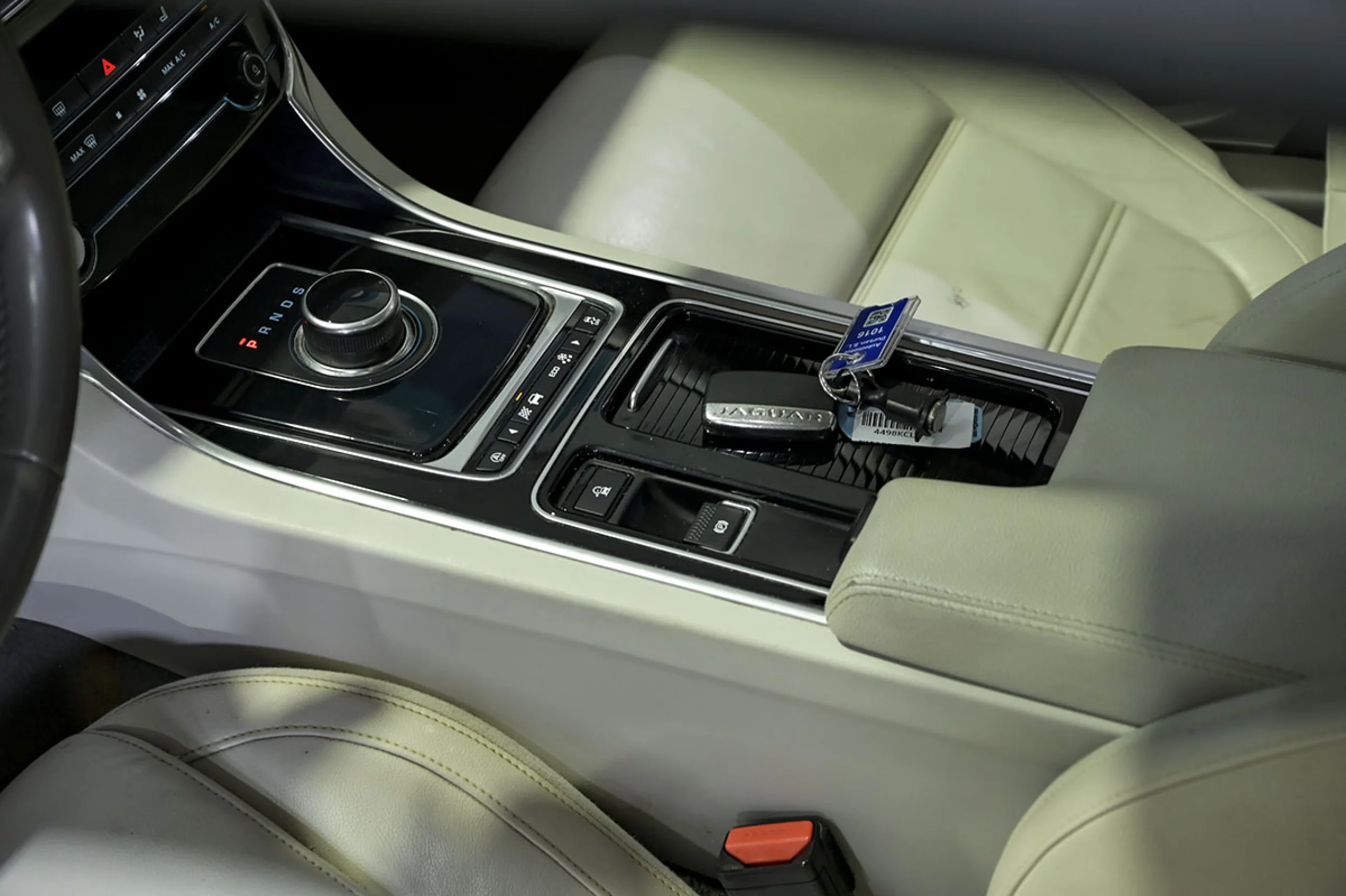 Jaguar XE 2.0I 147kW RWD Prestige Auto - Foto 36