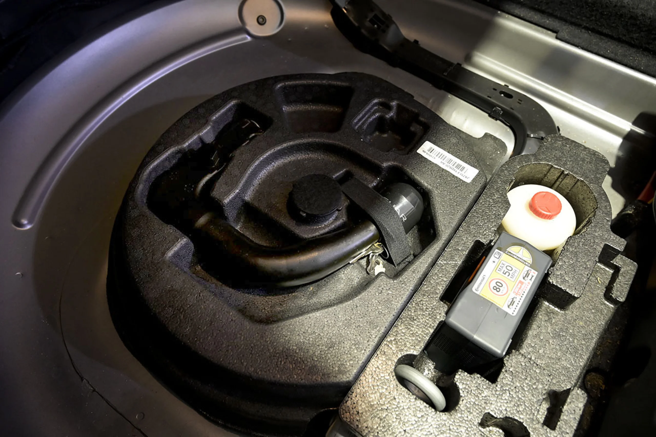 Jaguar XE 2.0I 147kW RWD Prestige Auto - Foto 40