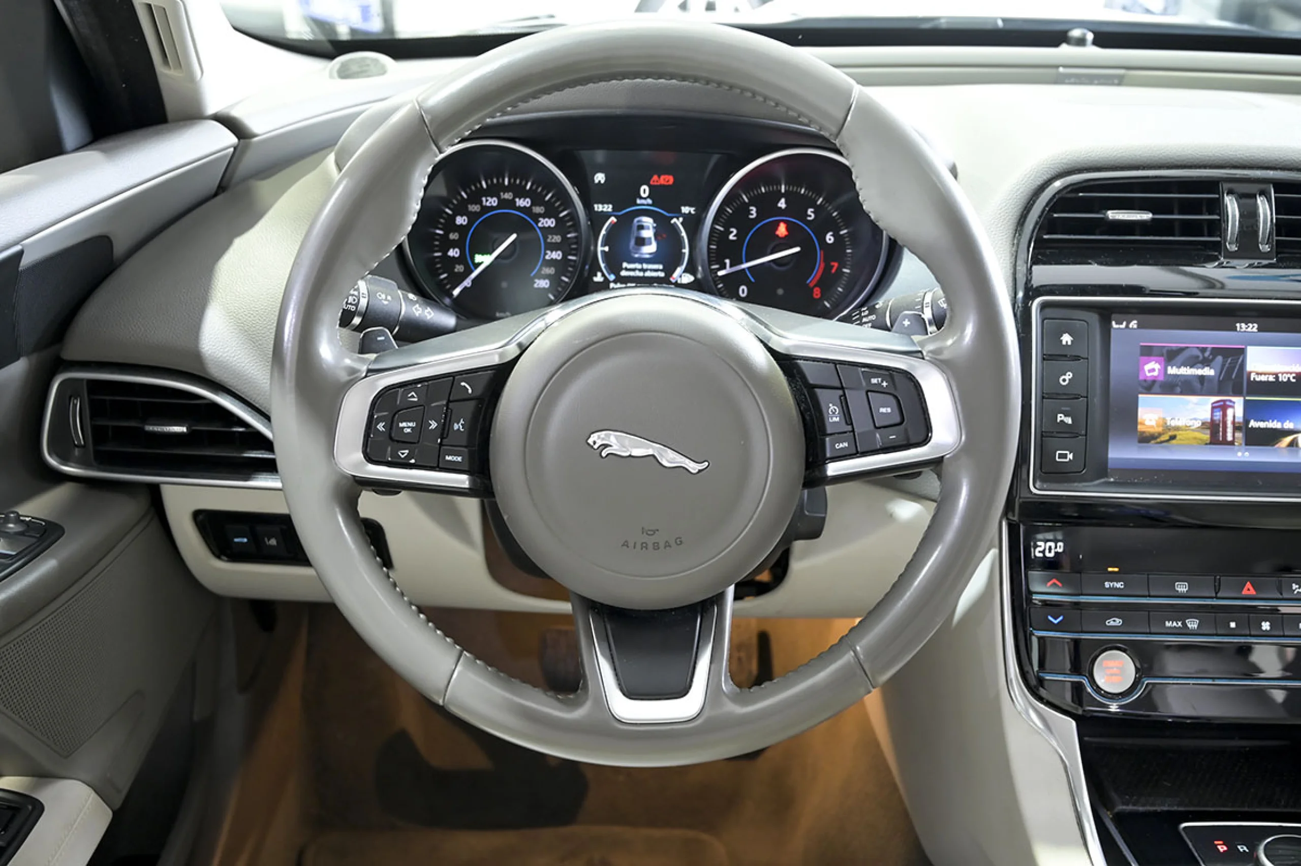 Jaguar XE 2.0I 147kW RWD Prestige Auto - Foto 41