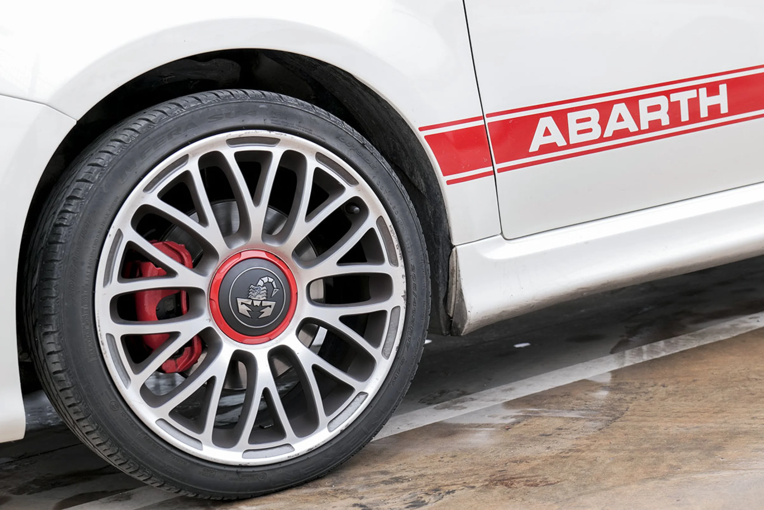 Abarth 500 1.4 16v TJet 595 107kW 145CV E6 - Foto 9