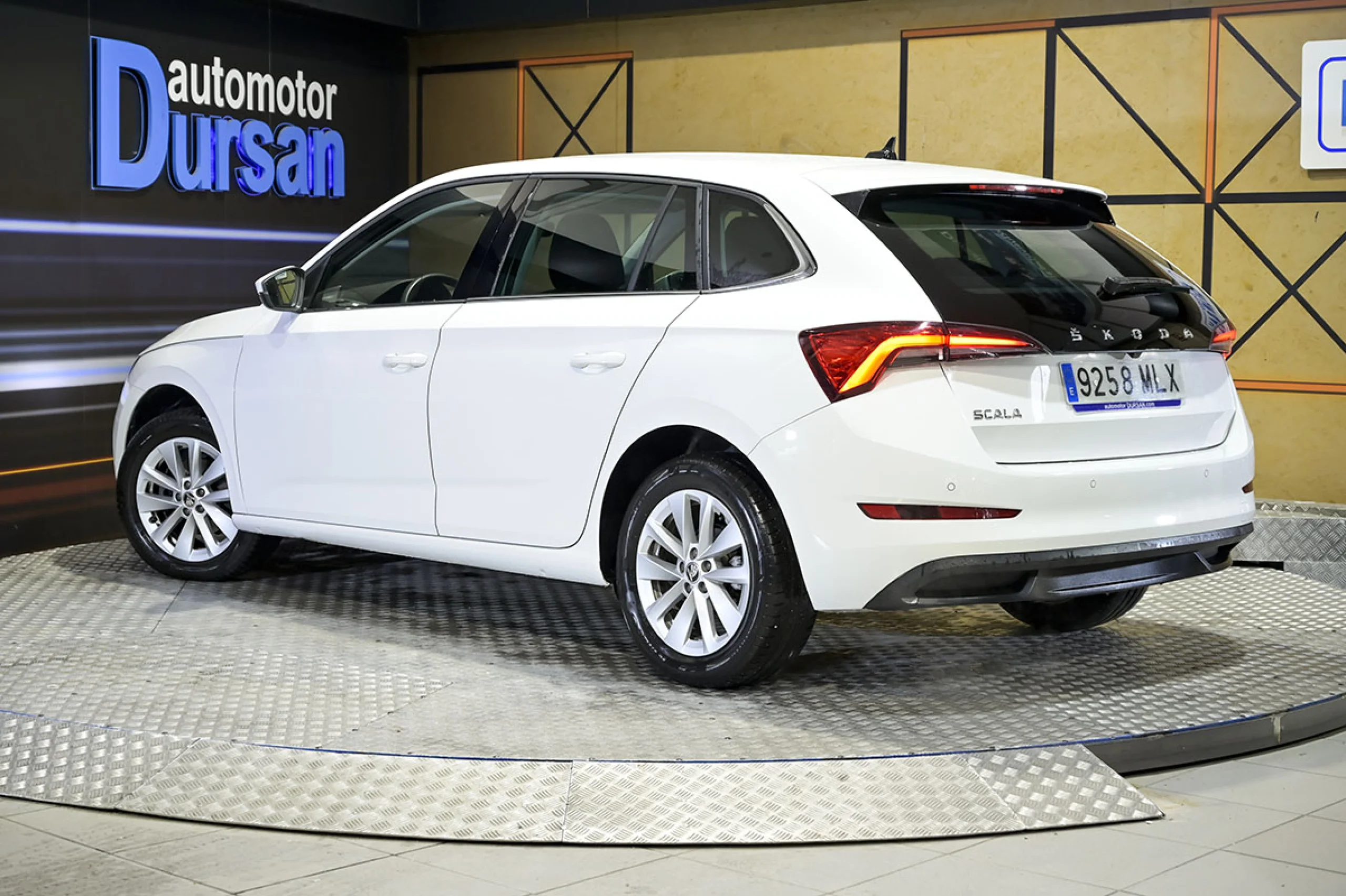 Skoda Scala 1.0 TSI 81KW 110 CV Ambition - Foto 4