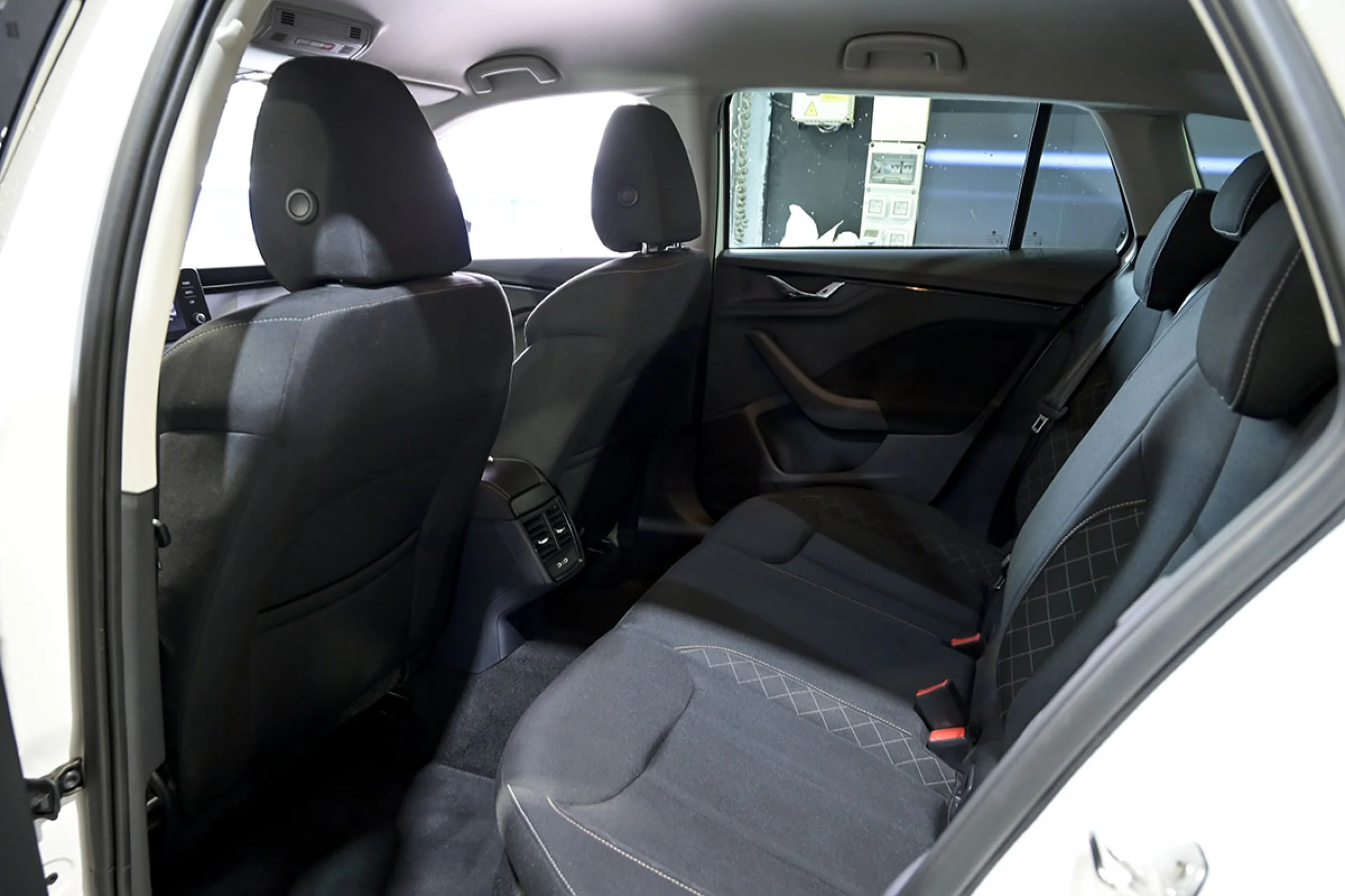 Skoda Scala 1.0 TSI 81KW 110 CV Ambition - Foto 16