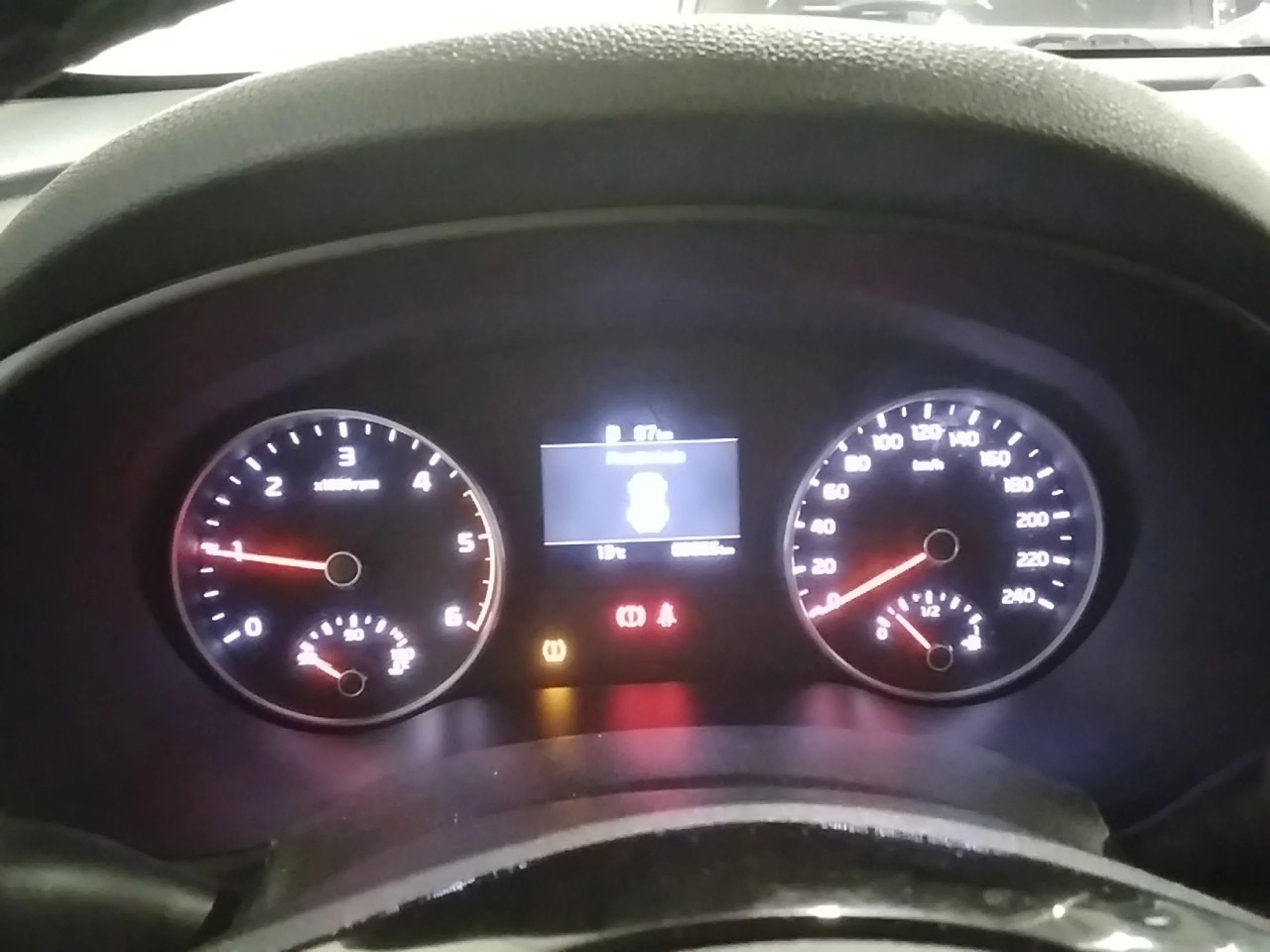 Kia Sportage 1.6 MHEV Business 100kW (136CV) 4x4 - Foto 8