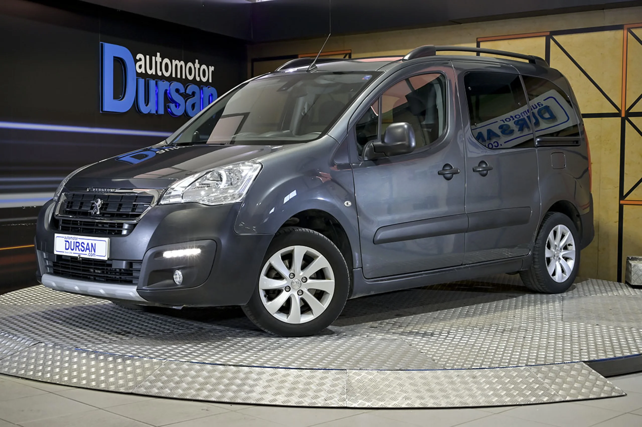 Peugeot Partner TEPEE Adventure Edition 1.6 BlueHDi 73KW - Foto 1