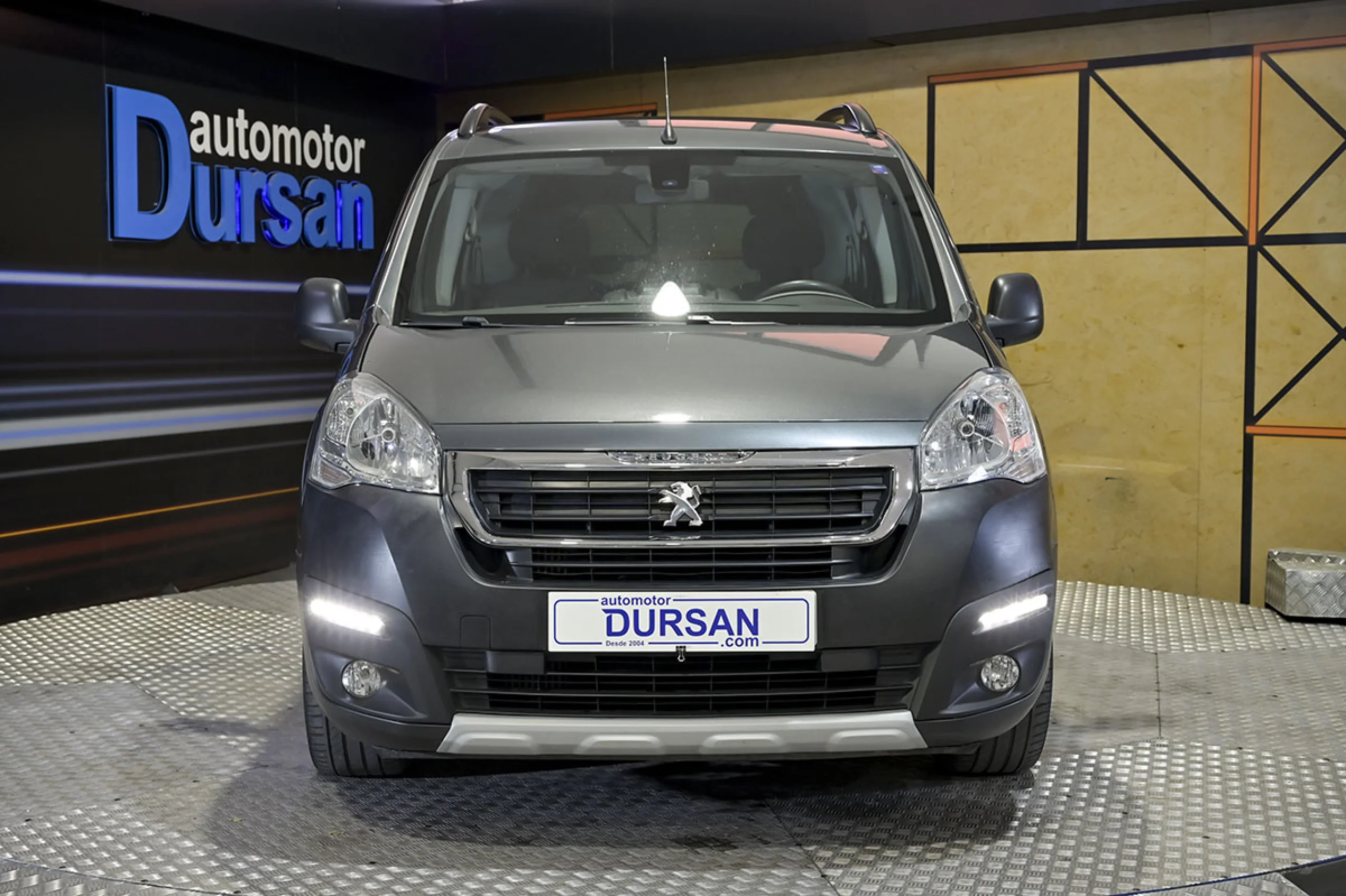 Peugeot Partner TEPEE Adventure Edition 1.6 BlueHDi 73KW - Foto 2