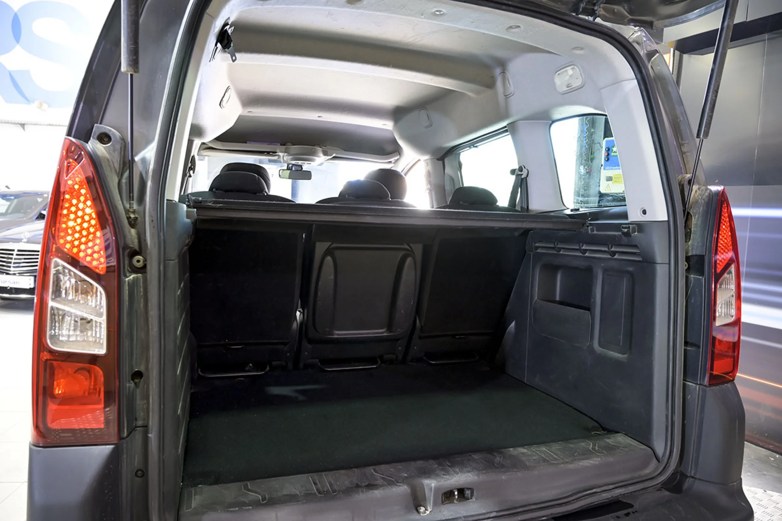 Peugeot Partner TEPEE Adventure Edition 1.6 BlueHDi 73KW - Foto 12