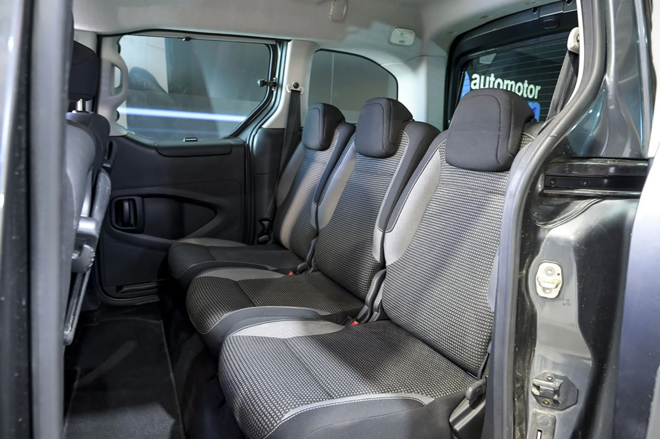 Peugeot Partner TEPEE Adventure Edition 1.6 BlueHDi 73KW - Foto 16