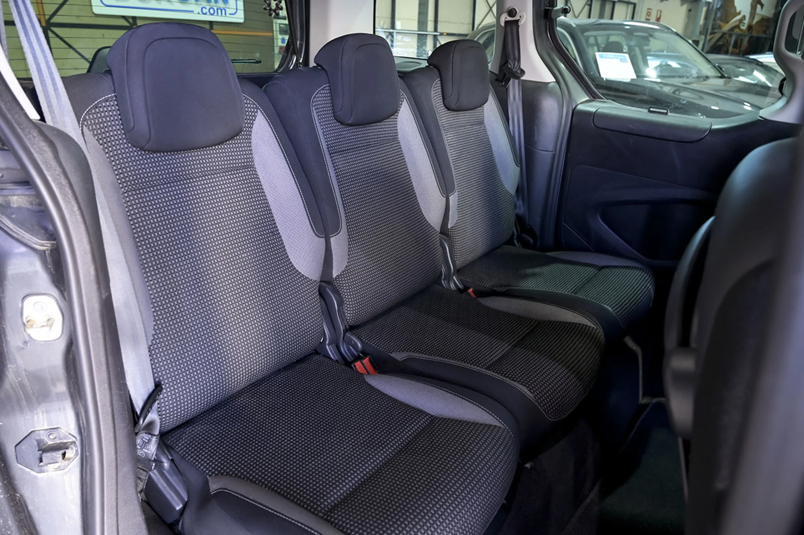 Peugeot Partner TEPEE Adventure Edition 1.6 BlueHDi 73KW - Foto 17