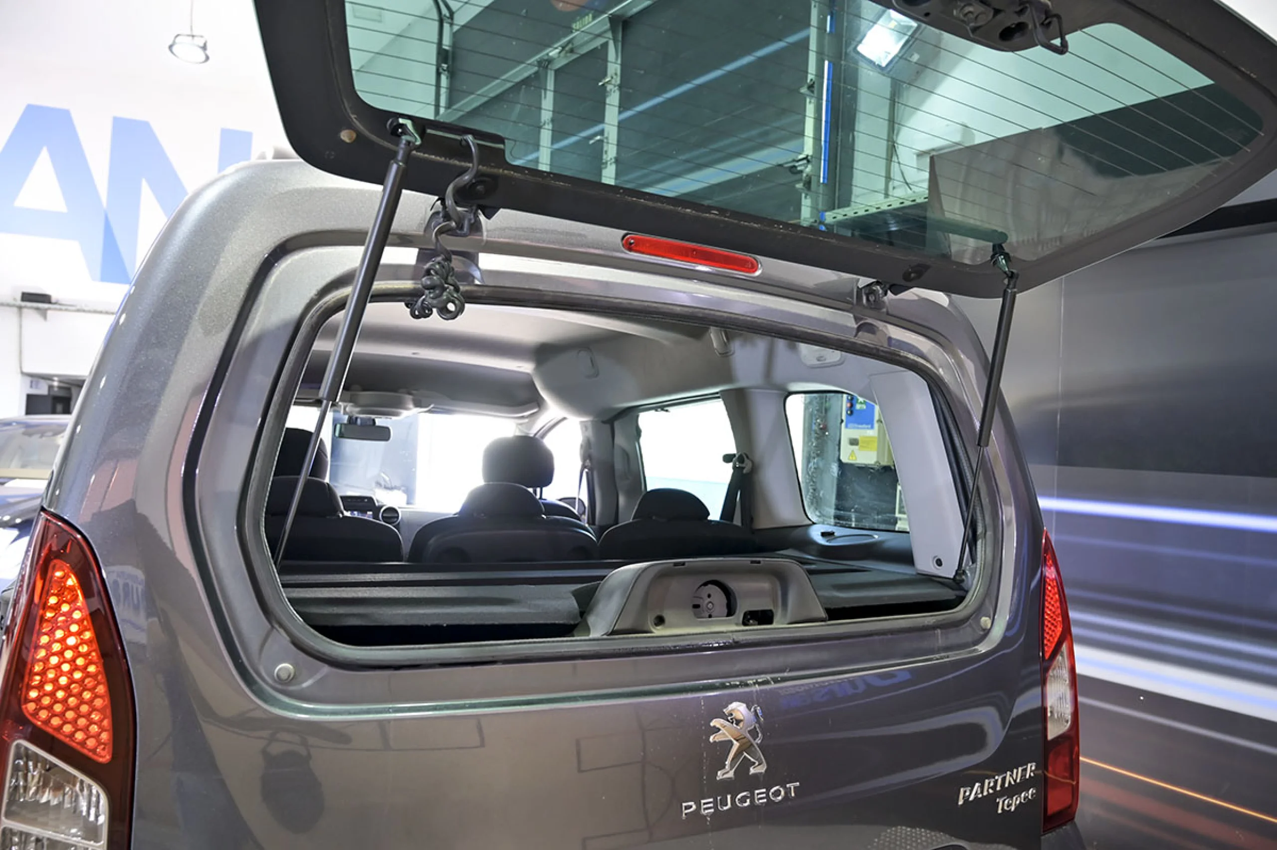 Peugeot Partner TEPEE Adventure Edition 1.6 BlueHDi 73KW - Foto 20