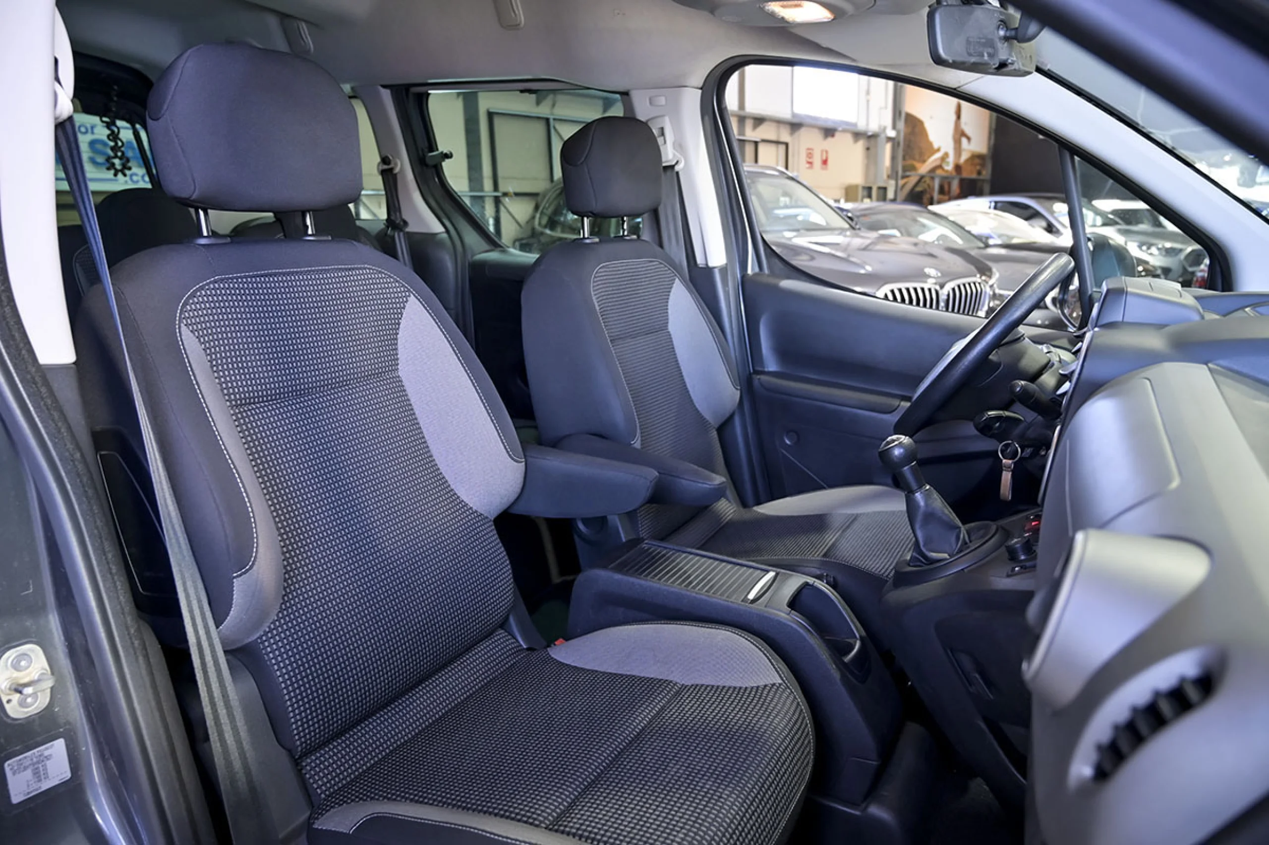 Peugeot Partner TEPEE Adventure Edition 1.6 BlueHDi 73KW - Foto 34