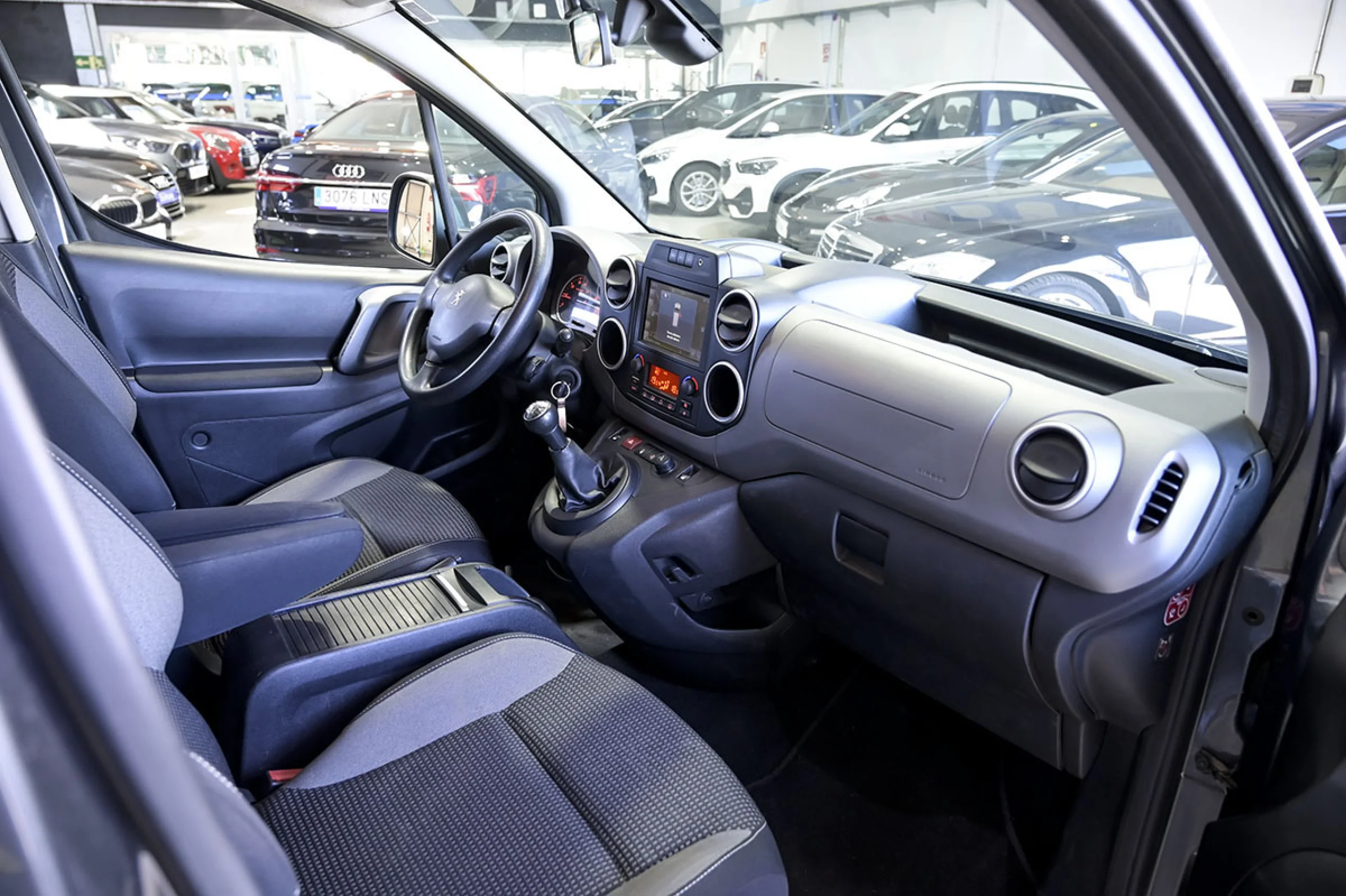 Peugeot Partner TEPEE Adventure Edition 1.6 BlueHDi 73KW - Foto 36