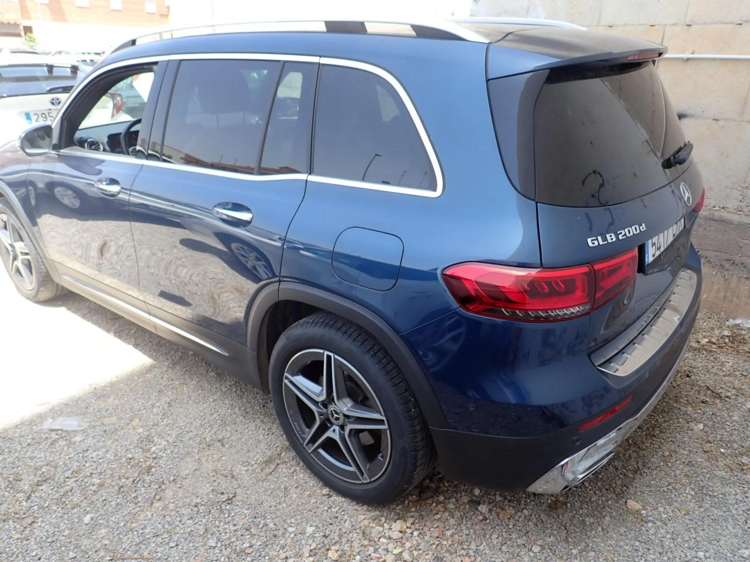 Mercedes-Benz GLB 200 MERCEDES GLB 2.0  200 D DCT 110KW (150CV) - Foto 2