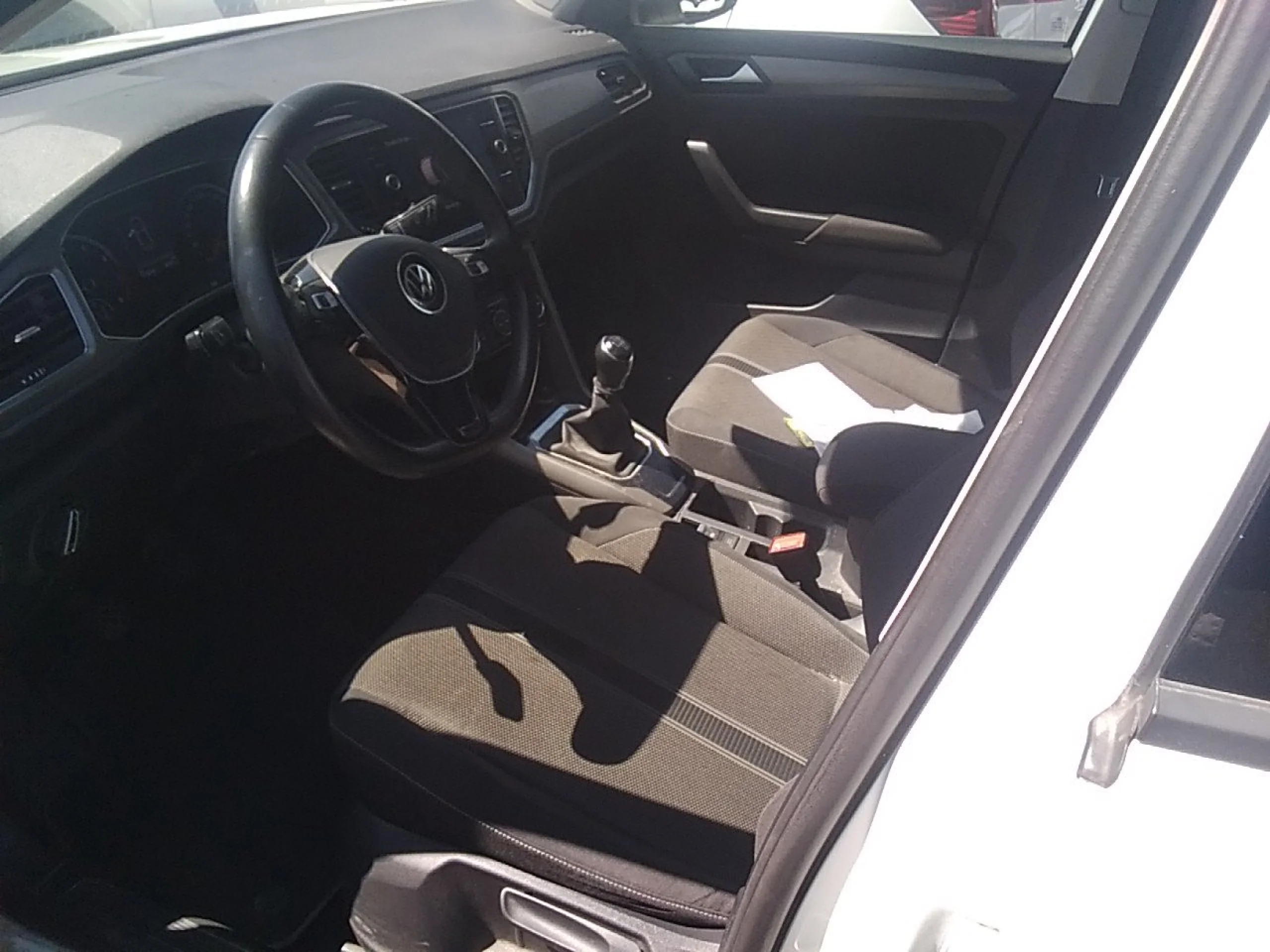 Volkswagen T-Roc Advance 1.0 TSI 81kW (110CV) - Foto 7