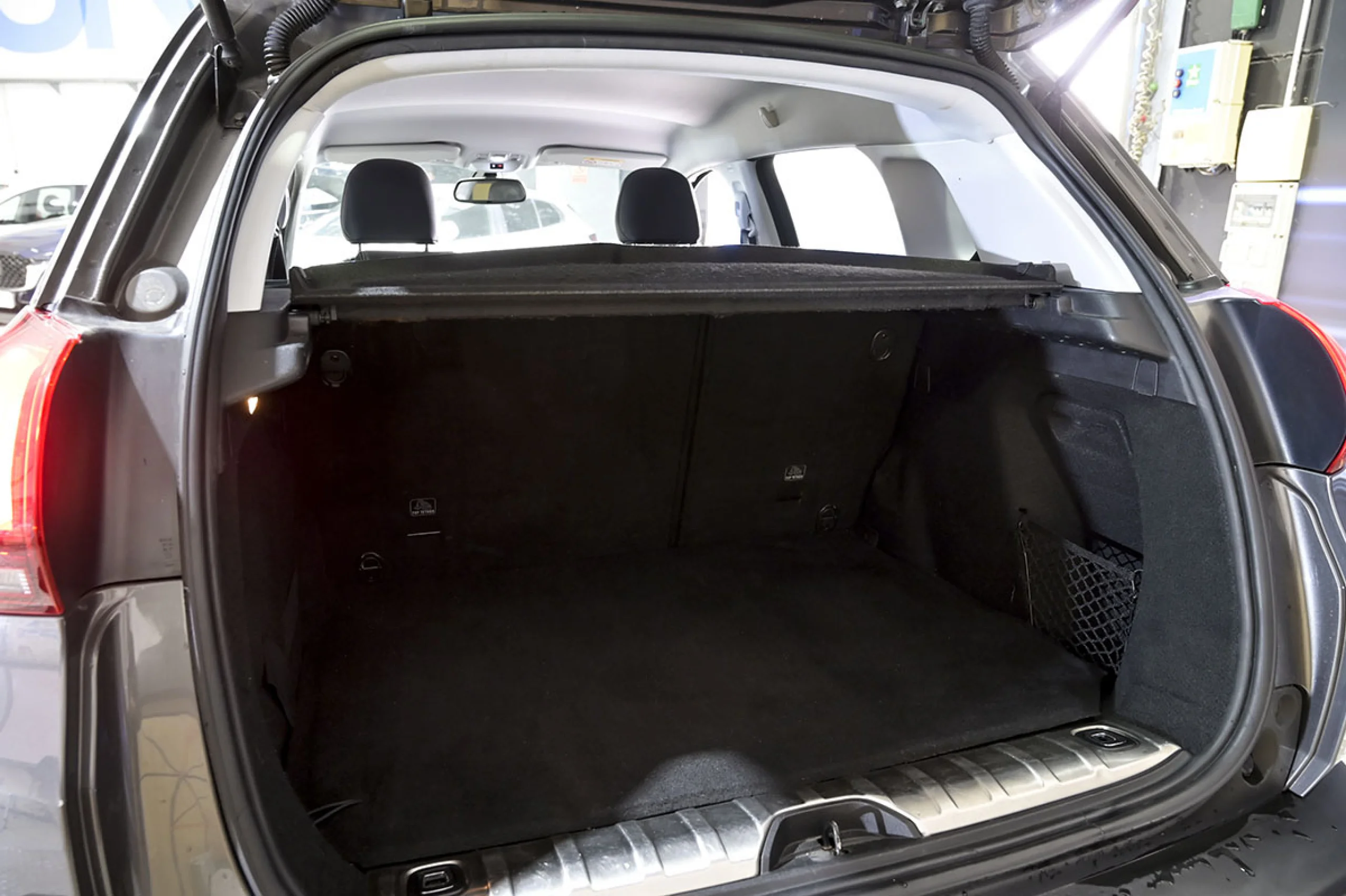 Peugeot 2008 Allure 1.6 BlueHDi 73KW 100CV - Foto 13