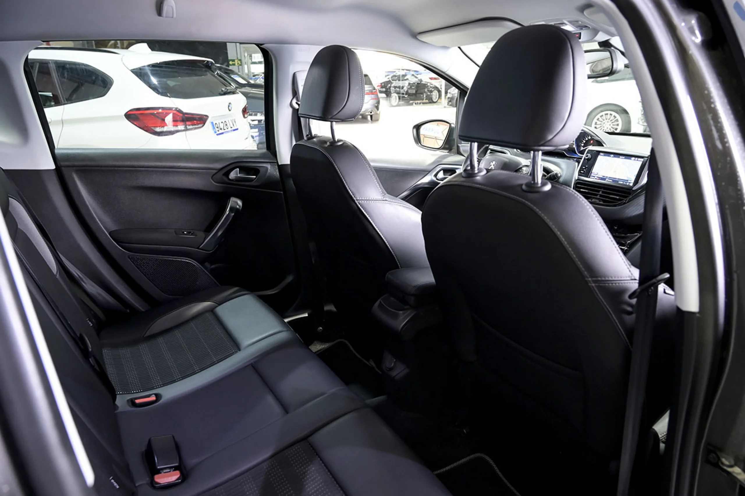 Peugeot 2008 Allure 1.6 BlueHDi 73KW 100CV - Foto 15