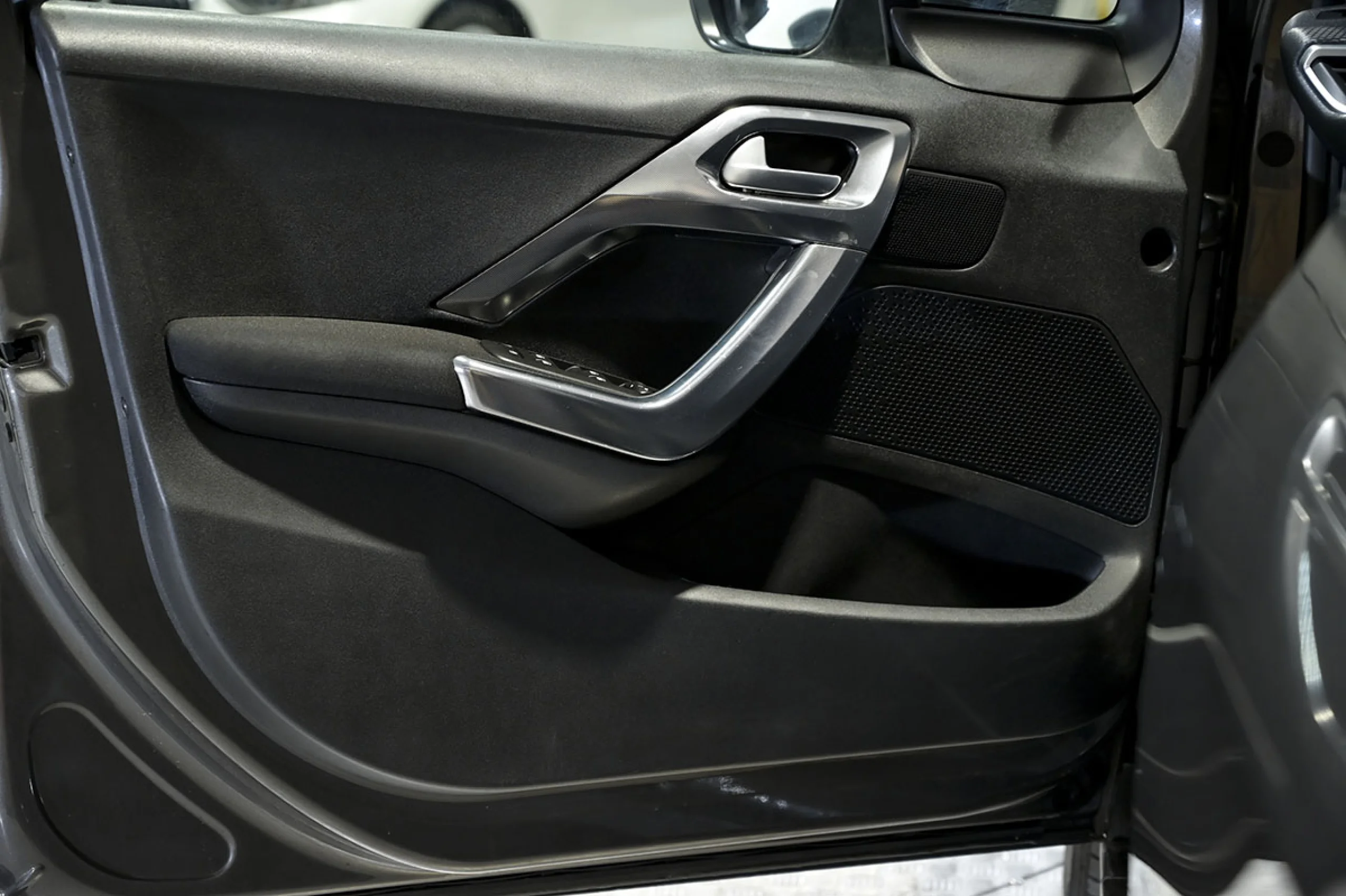 Peugeot 2008 Allure 1.6 BlueHDi 73KW 100CV - Foto 21