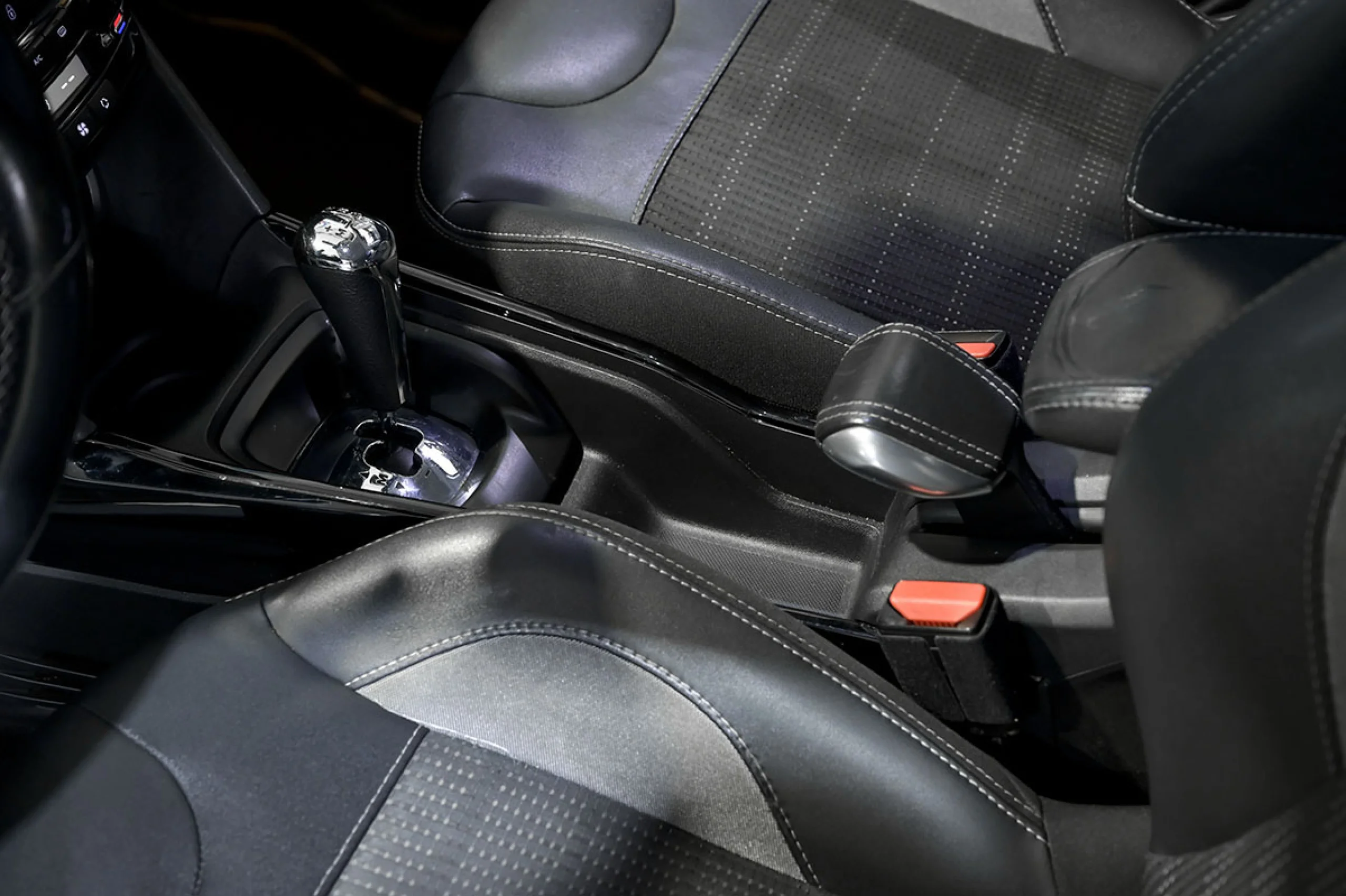 Peugeot 2008 Allure 1.6 BlueHDi 73KW 100CV - Foto 27