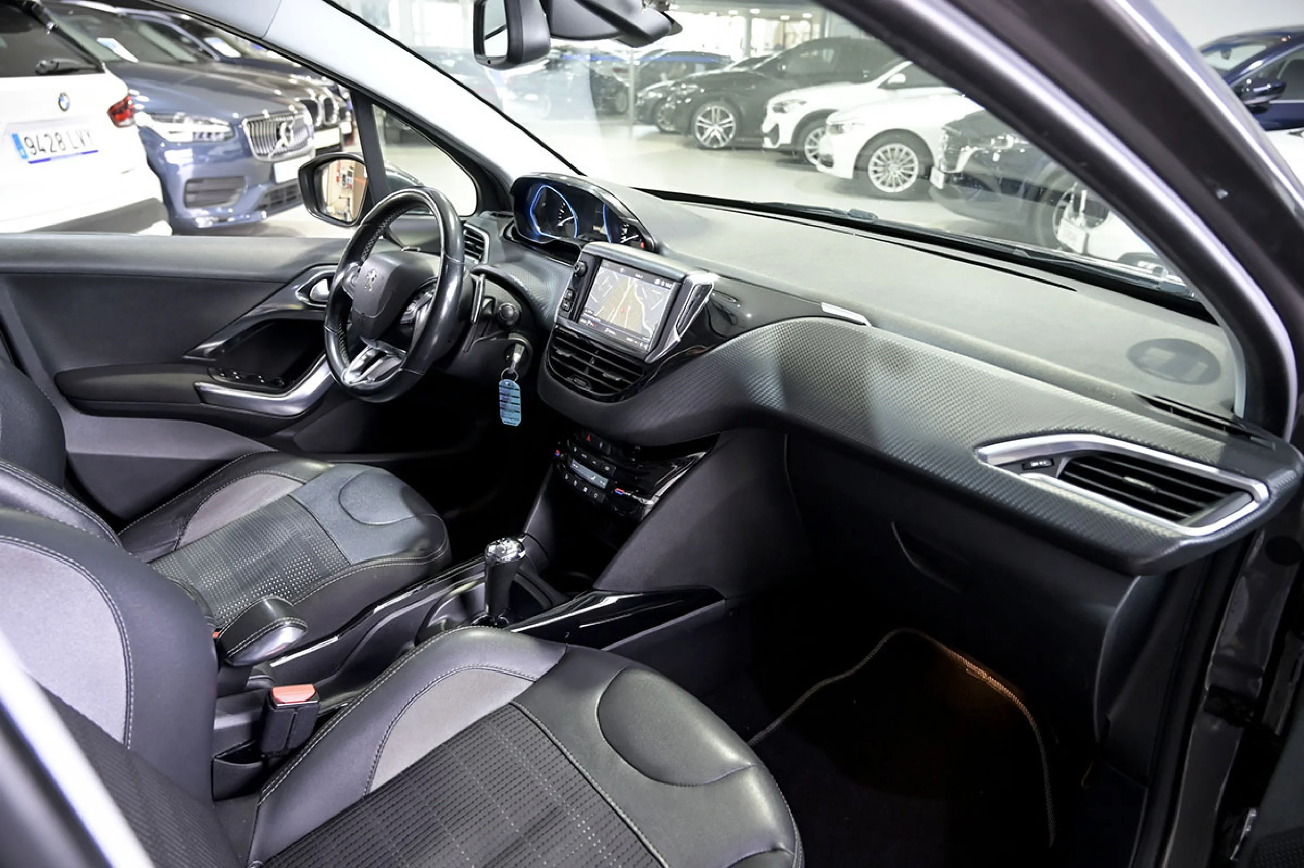 Peugeot 2008 Allure 1.6 BlueHDi 73KW 100CV - Foto 29