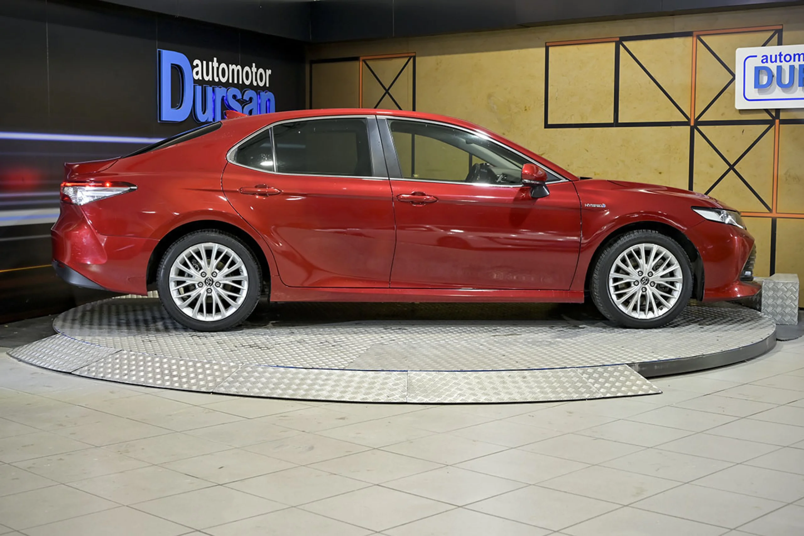 Toyota Camry 2.5 220H Advance - Foto 20