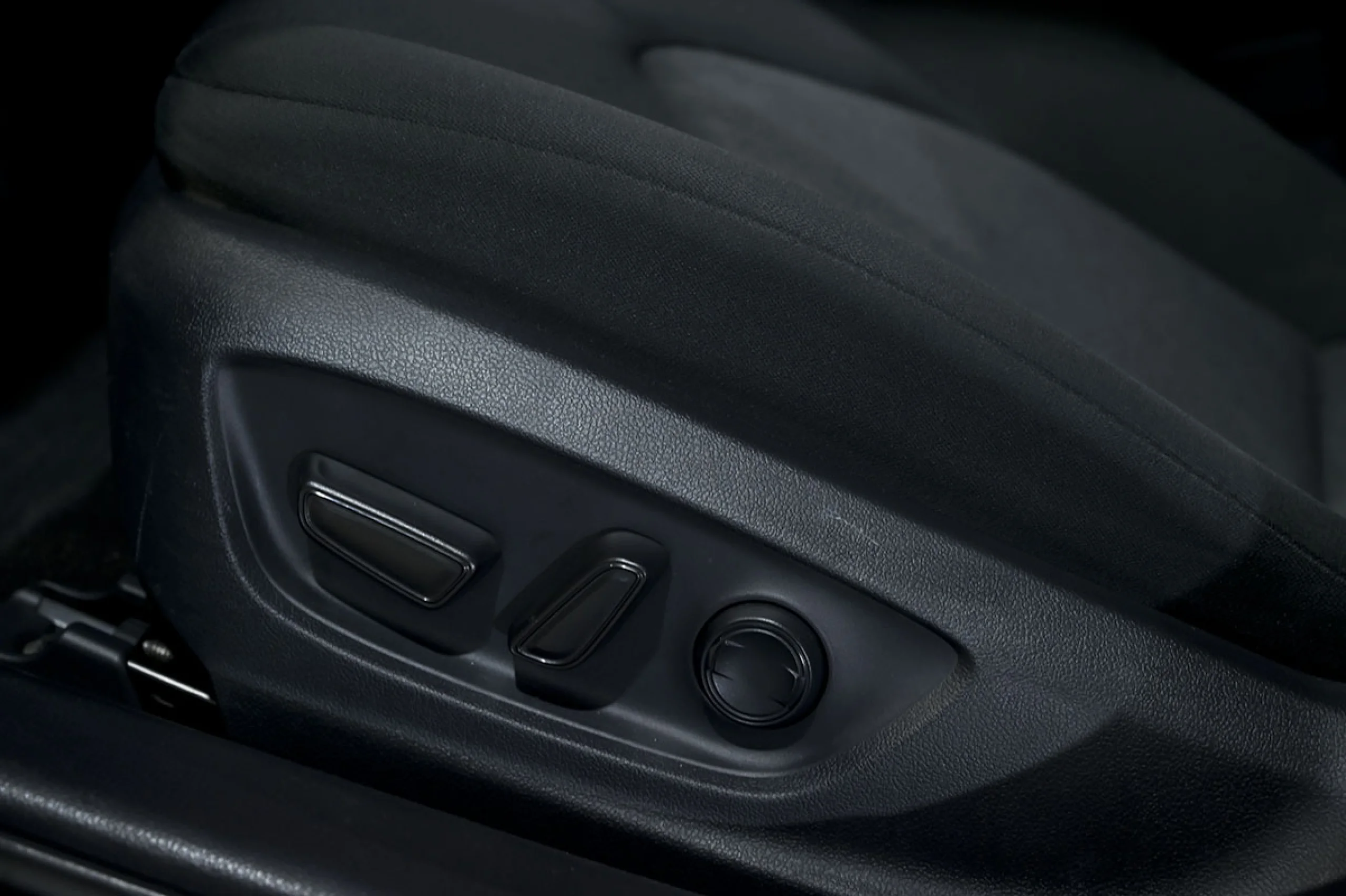 Toyota Camry 2.5 220H Advance - Foto 24