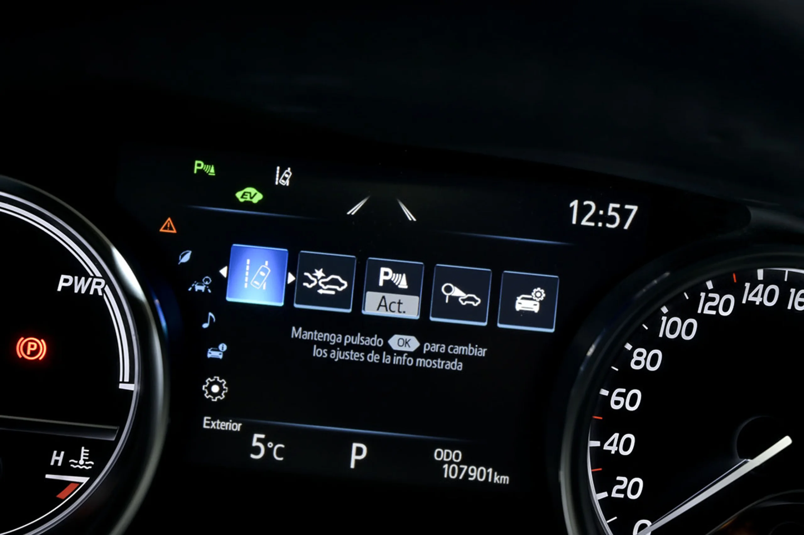 Toyota Camry 2.5 220H Advance - Foto 27