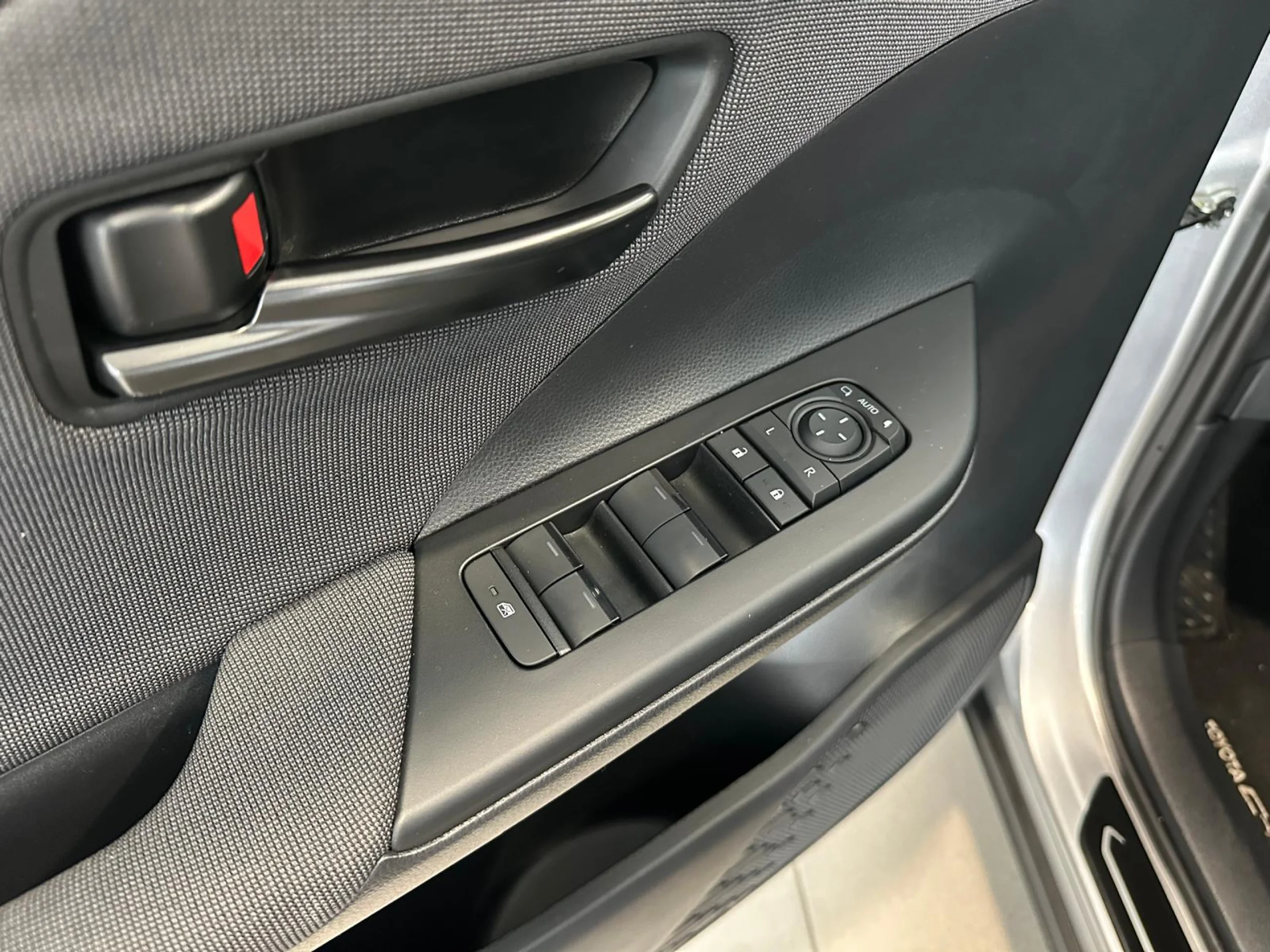 Toyota C-HR 2.0 220PH Advance - Foto 12