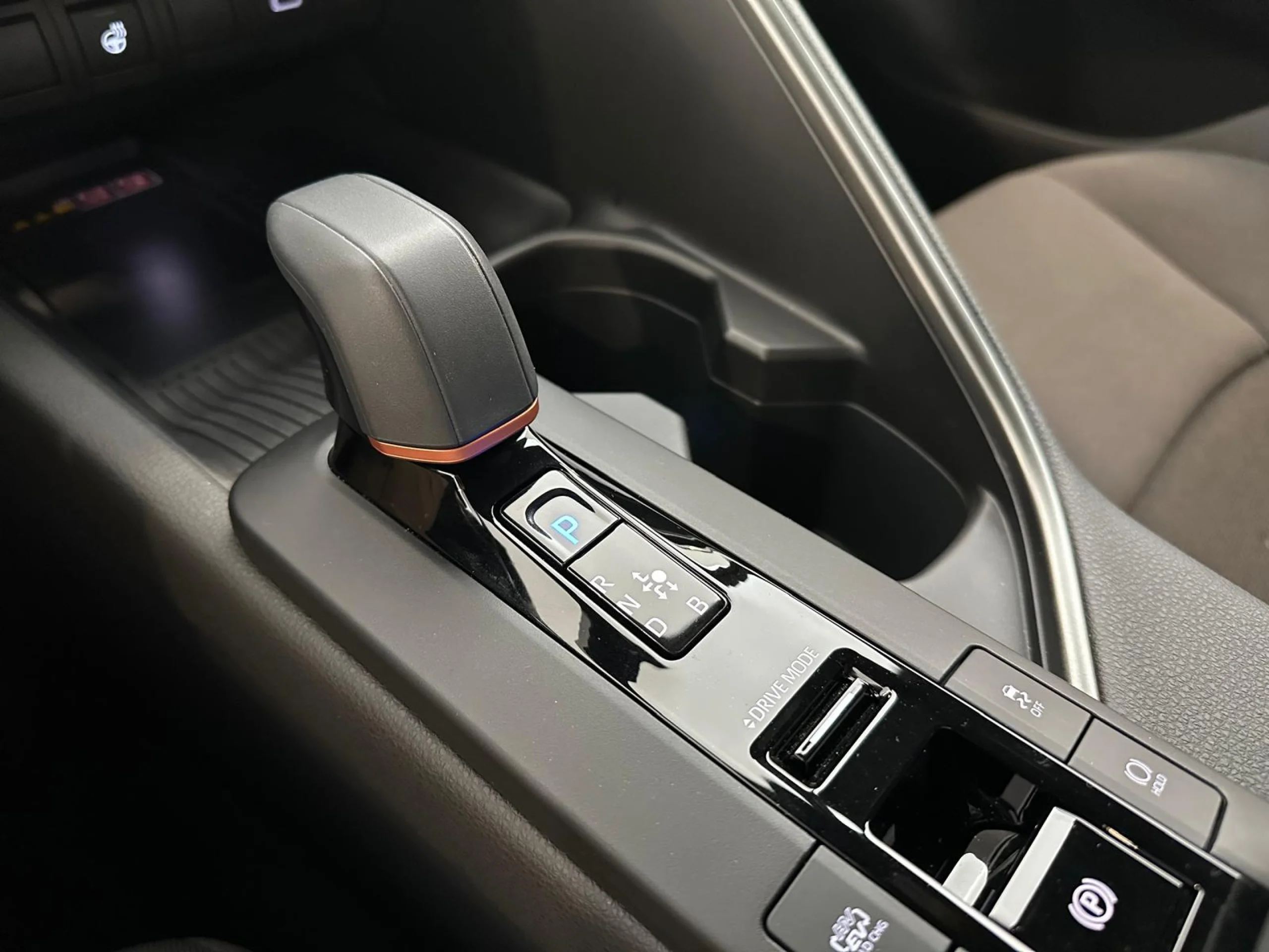 Toyota C-HR 2.0 220PH Advance - Foto 9