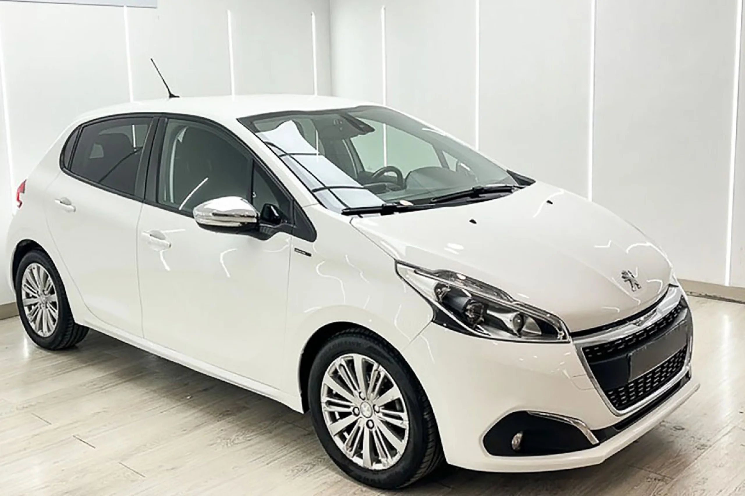 Peugeot 208 5P Signature BlueHDi 73KW 100CV - Foto 3
