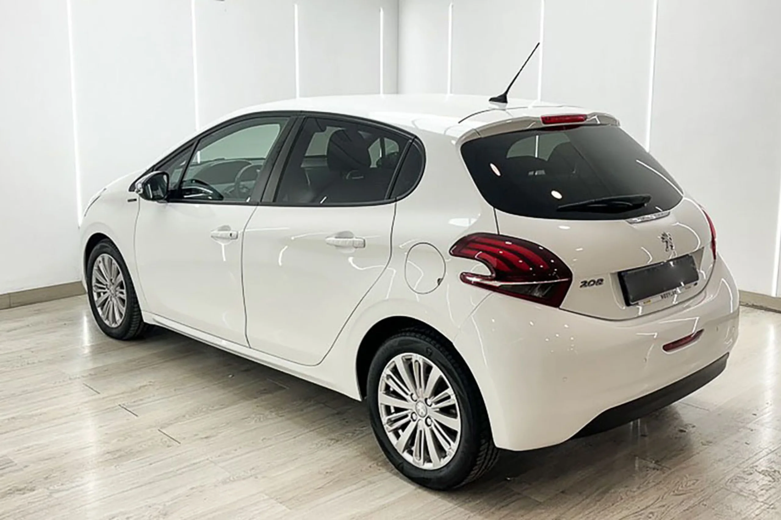 Peugeot 208 5P Signature BlueHDi 73KW 100CV - Foto 4