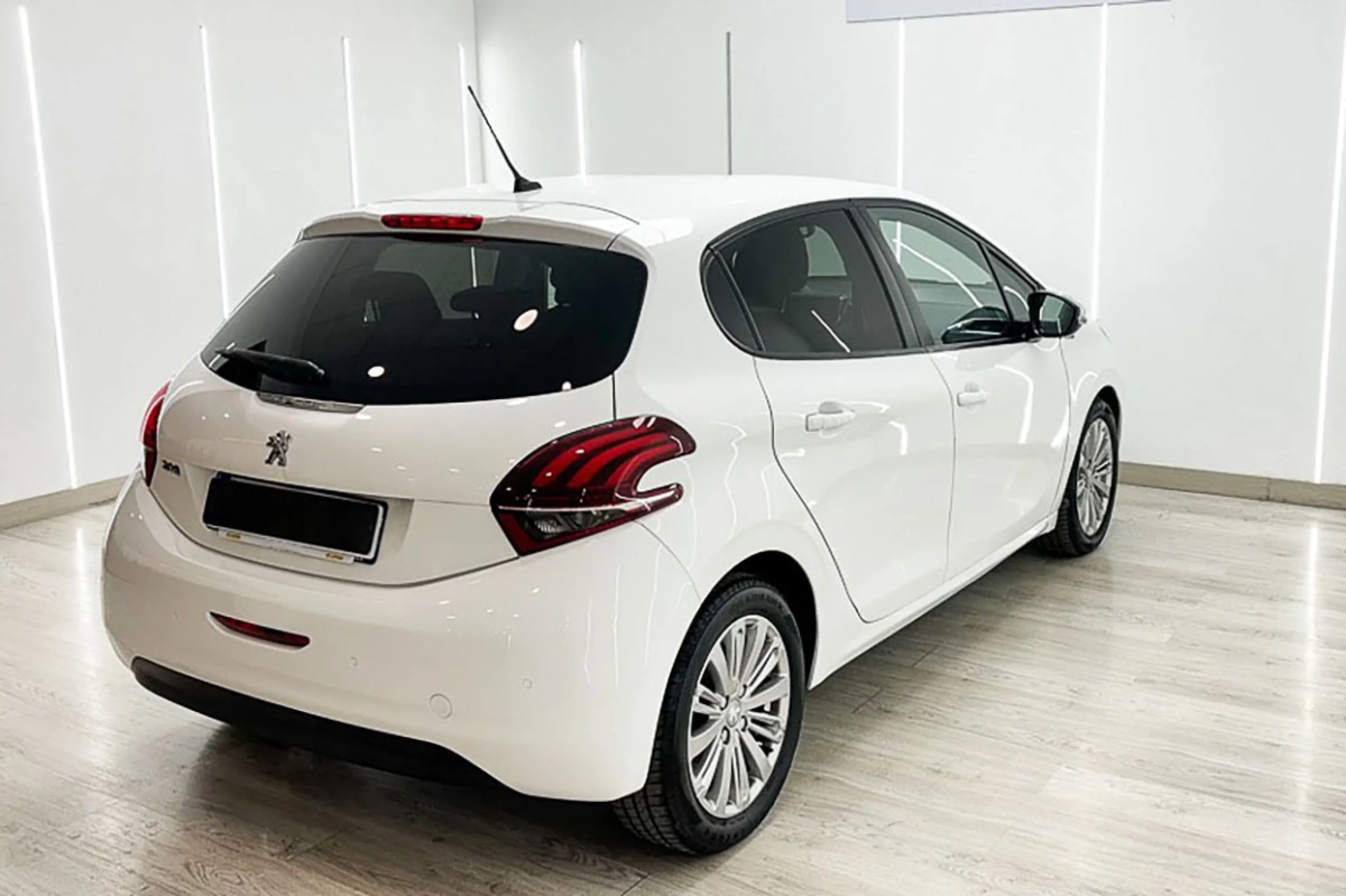 Peugeot 208 5P Signature BlueHDi 73KW 100CV - Foto 5