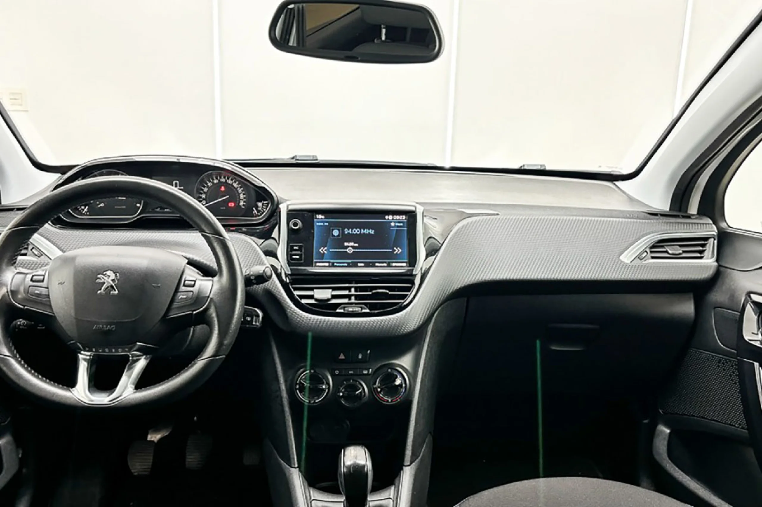 Peugeot 208 5P Signature BlueHDi 73KW 100CV - Foto 8