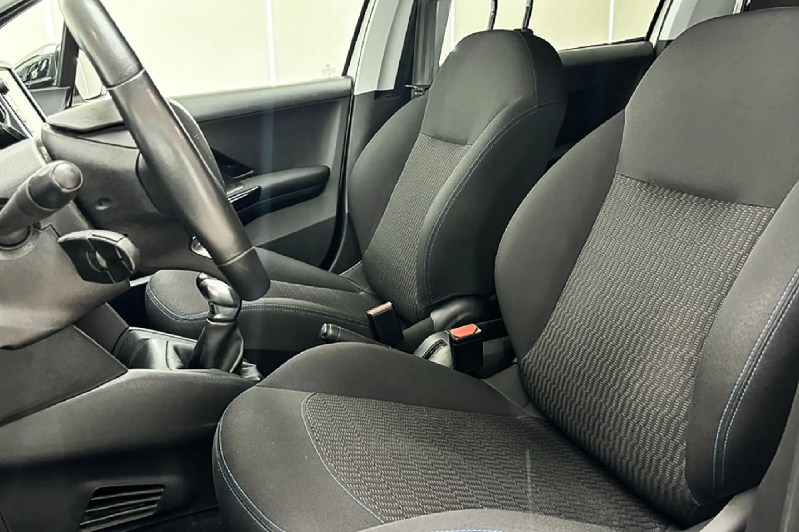 Peugeot 208 5P Signature BlueHDi 73KW 100CV - Foto 9