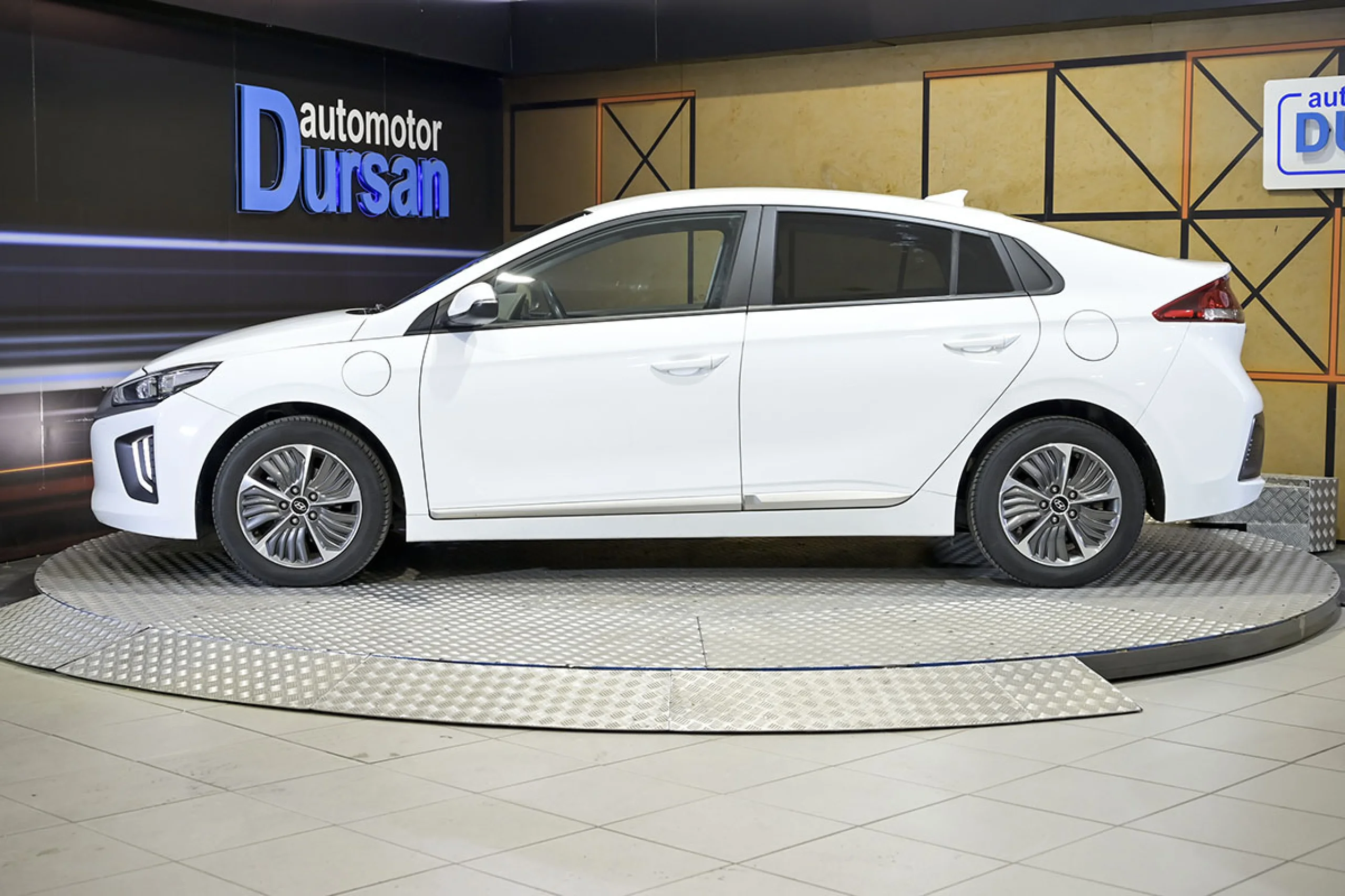 Hyundai Ioniq 1.6 GDI PHEV Klass DCT - Foto 19