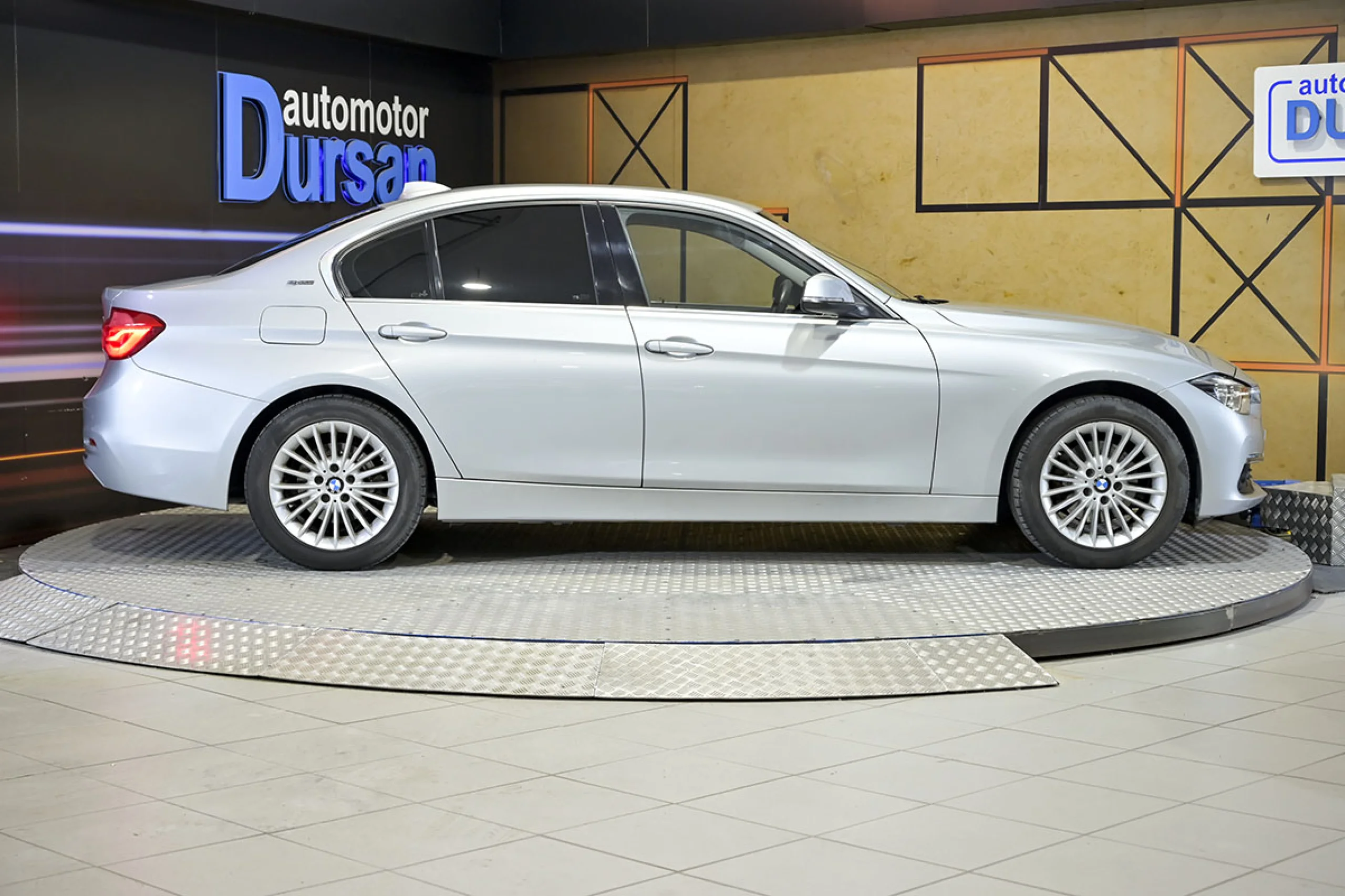 BMW 330 Serie 3 330e - Foto 19