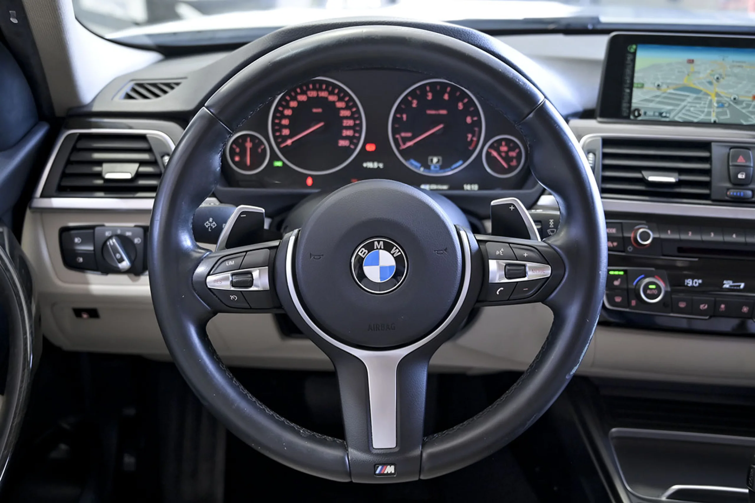 BMW 330 Serie 3 330e - Foto 28