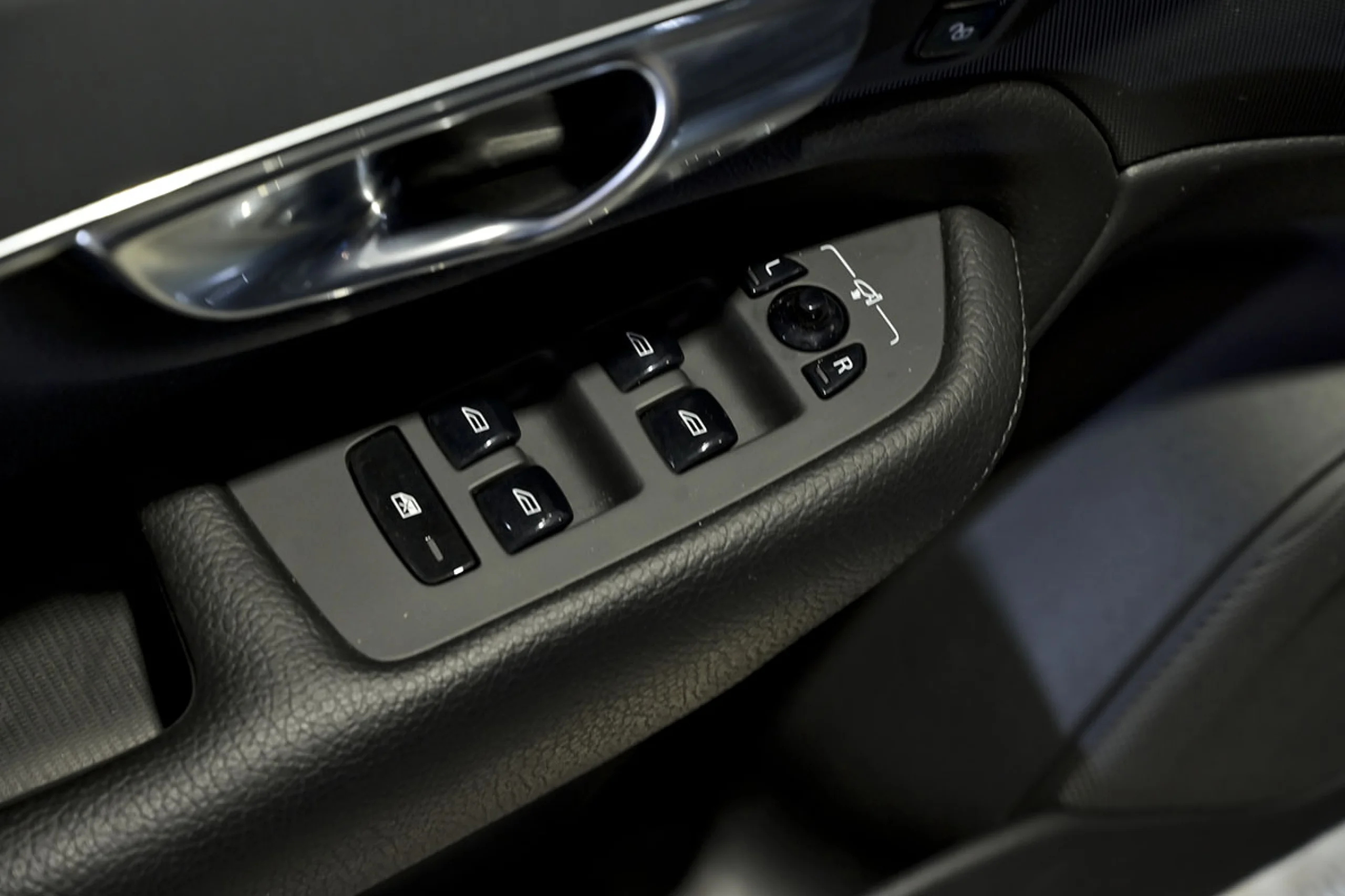 Volvo XC 90 XC90 2.0 B5 D AWD Momentum Pro Auto - Foto 26