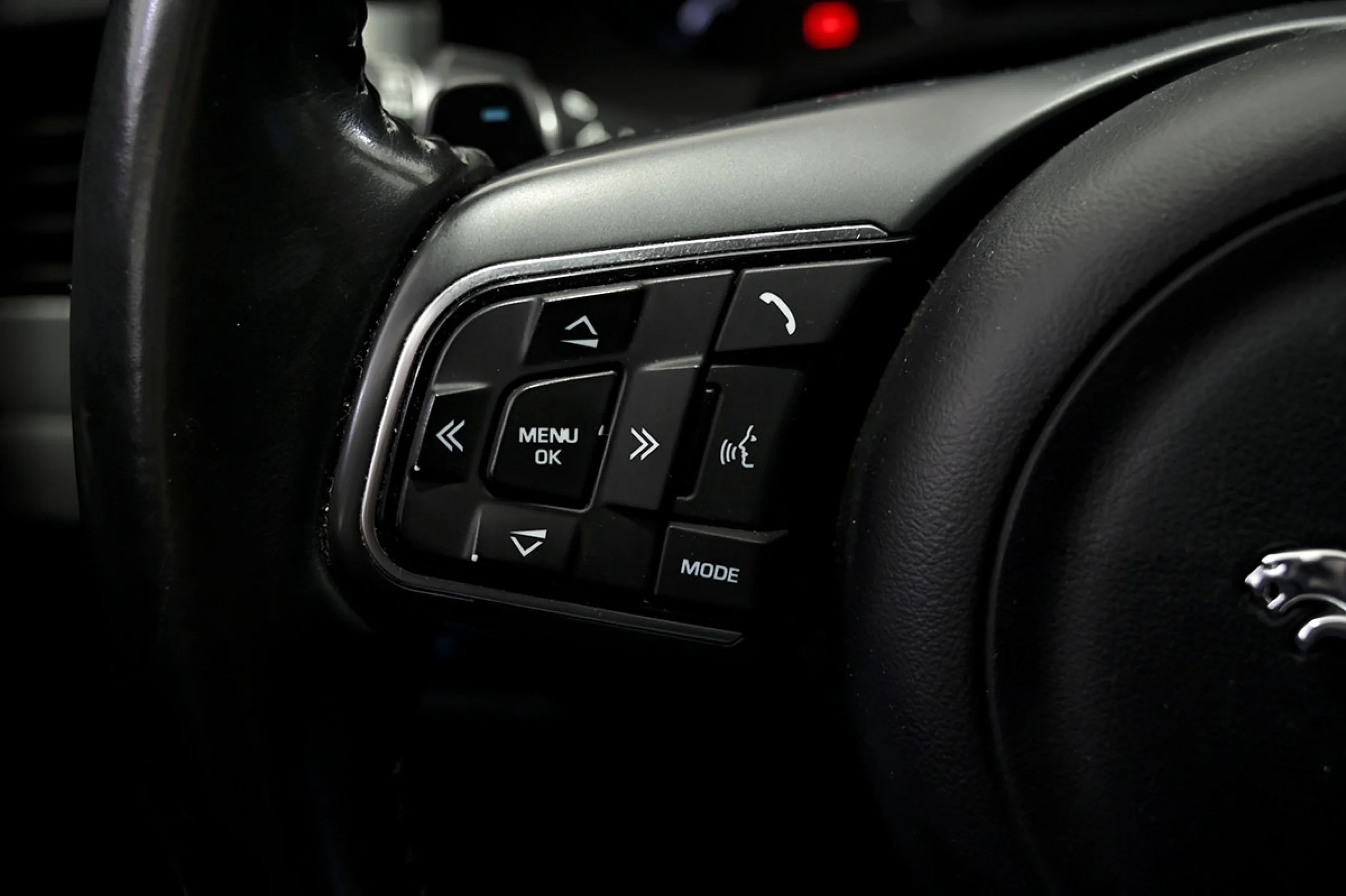 Jaguar XF 2.0D 132kW 180CV Portfolio Auto - Foto 20